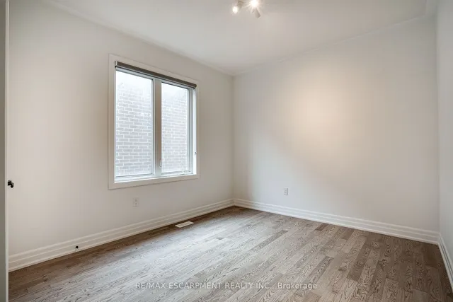 Additional property image - 1466 EVEREST Cres