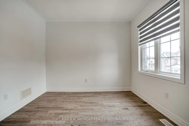 Additional property image - 1466 EVEREST Cres