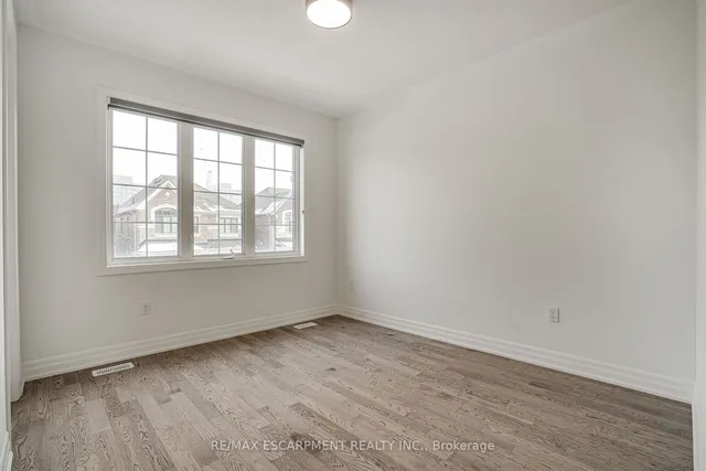 Additional property image - 1466 EVEREST Cres