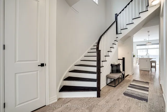 Additional property image - 1466 EVEREST Cres