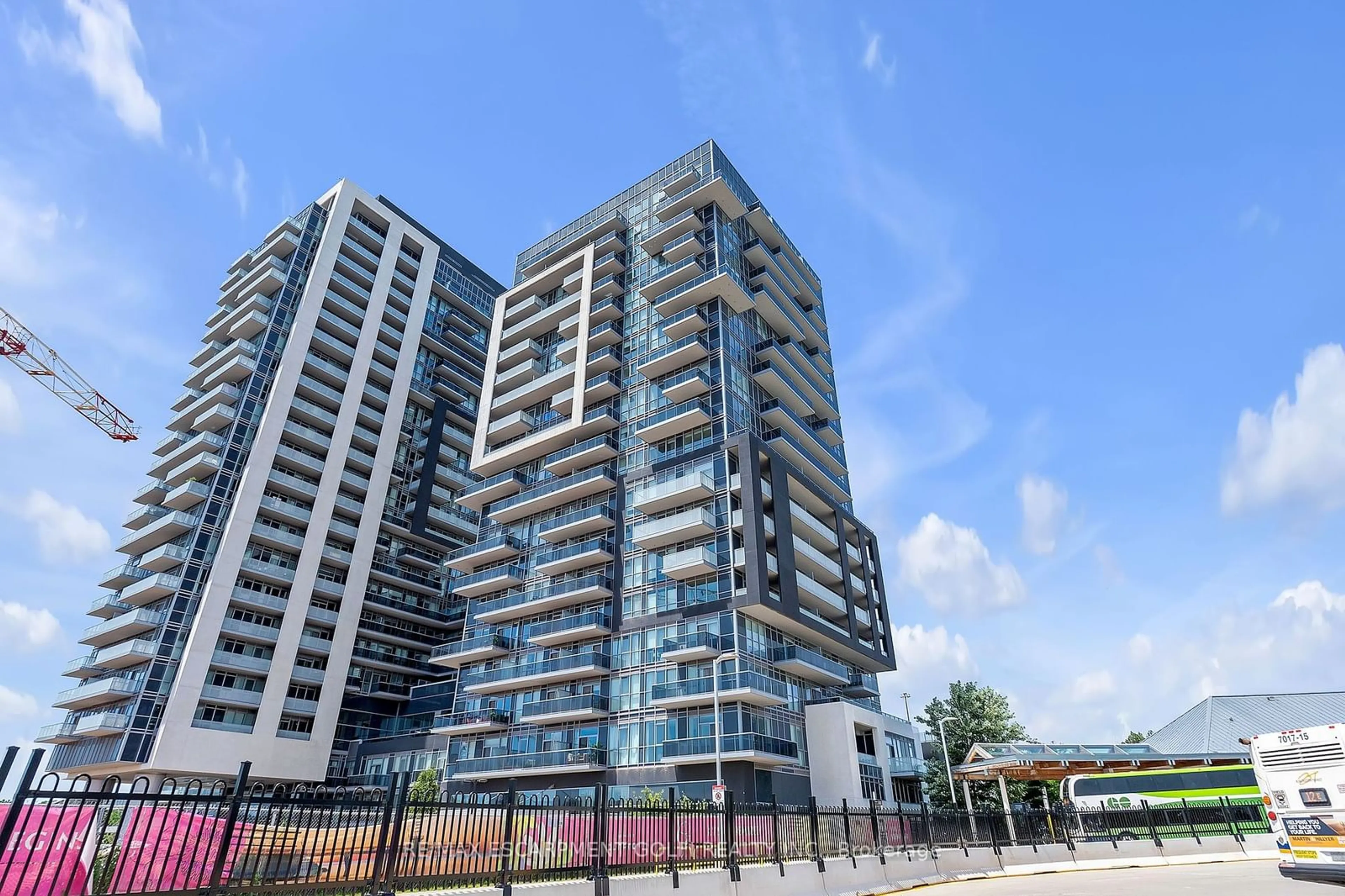 Unknown for 2093 Fairview St #408, Burlington Ontario L7R 0B4