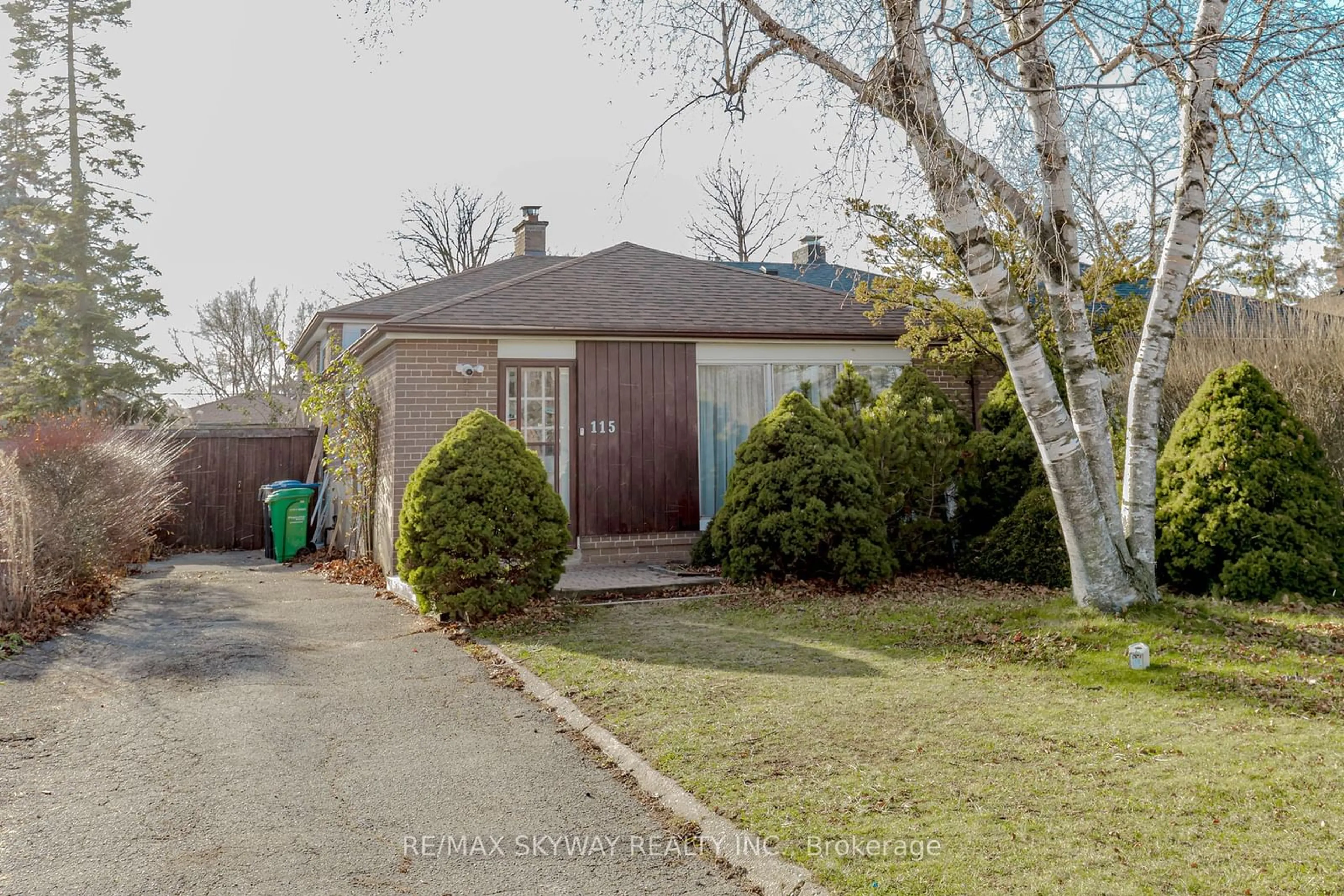 Unknown for 115 Aloma Cres, Brampton Ontario L6T 2N8