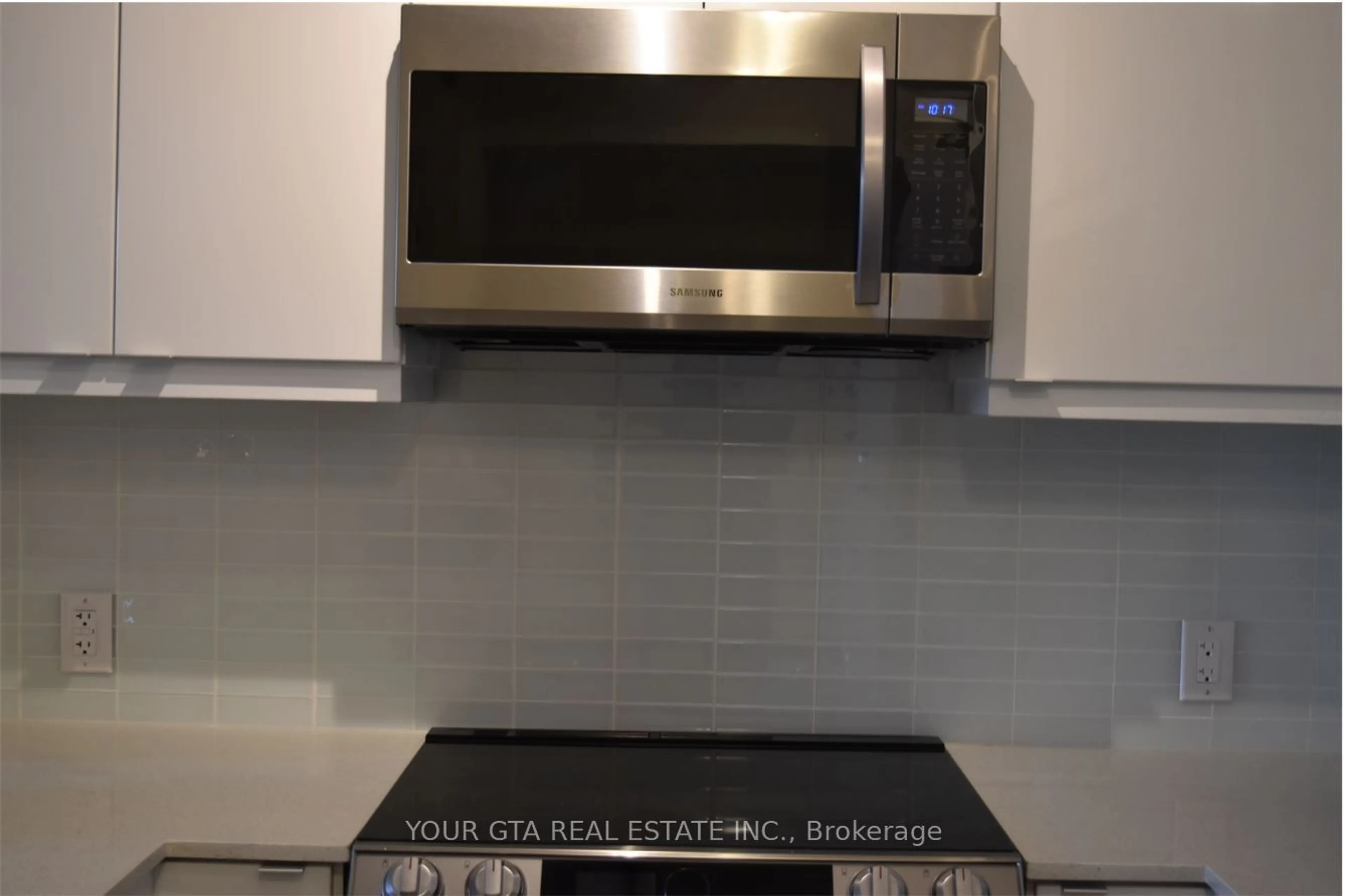 Standard kitchen, ceramic/tile floor for 50 Thomas Riley Rd #711, Toronto Ontario M9B 0C5