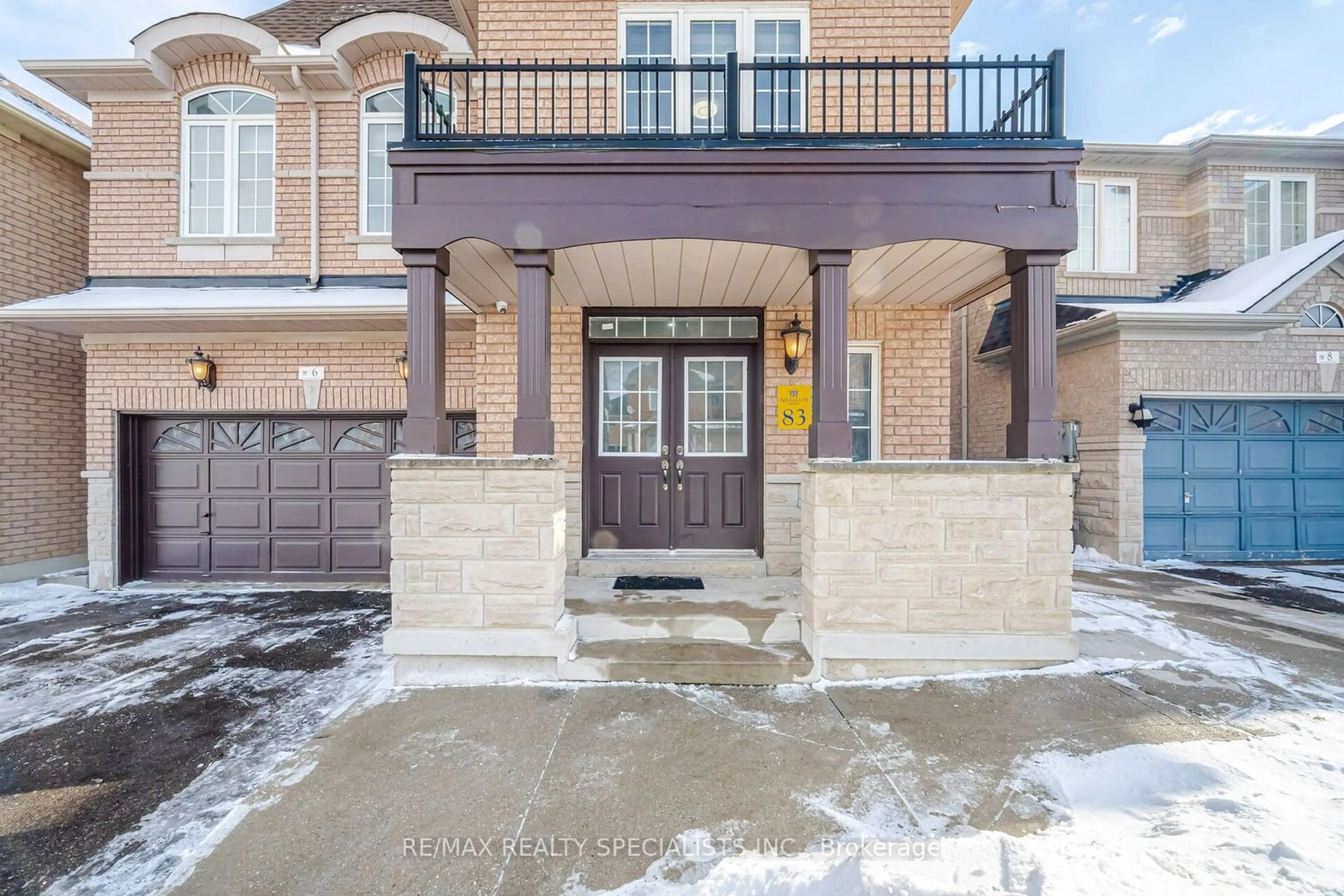 Indoor entryway for 6 Arctic Fox Cres, Brampton Ontario L6R 0J2