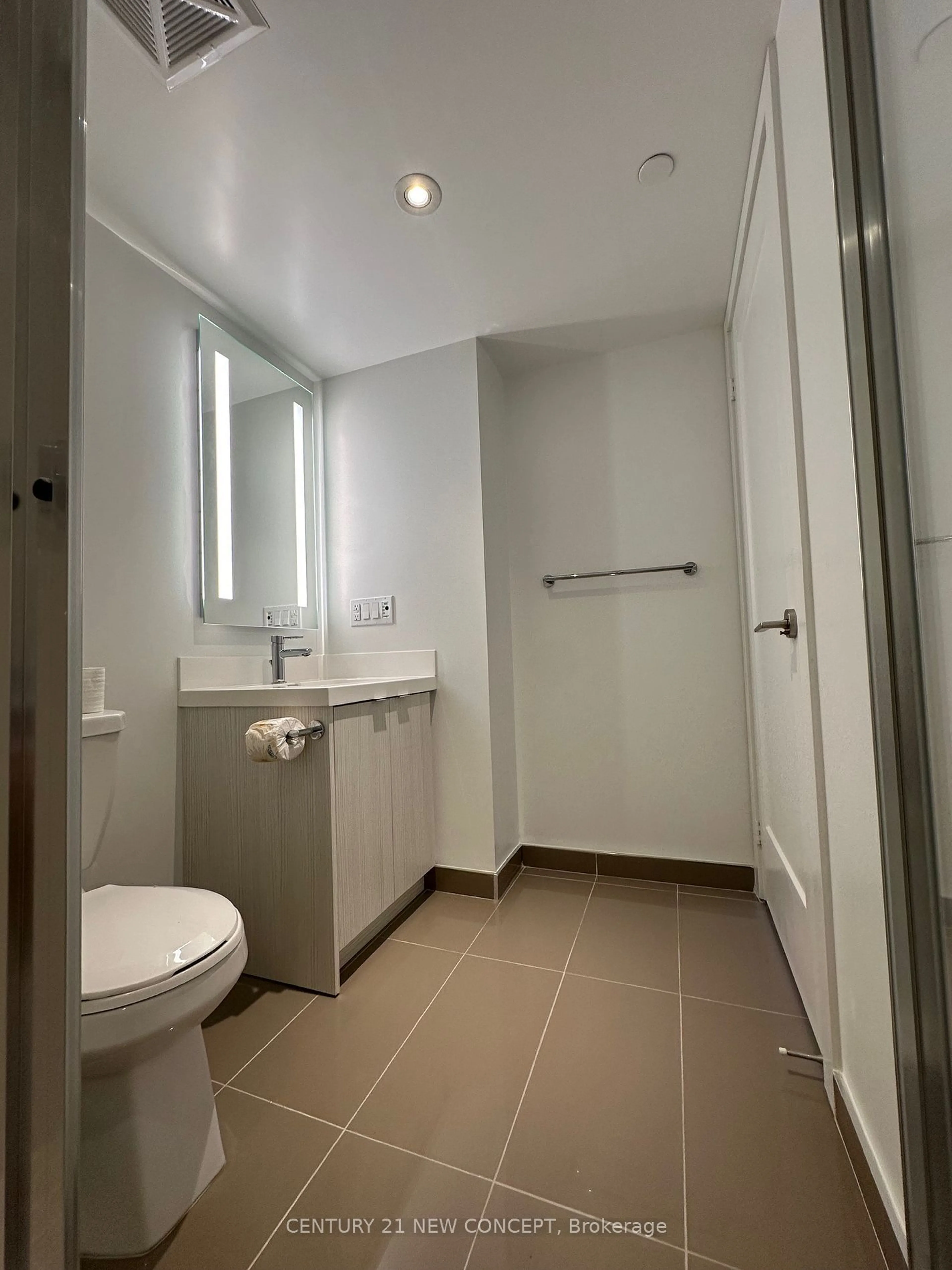 Standard bathroom, floor is not visible for 5 Mabelle Ave #734, Toronto Ontario M9A 0C8