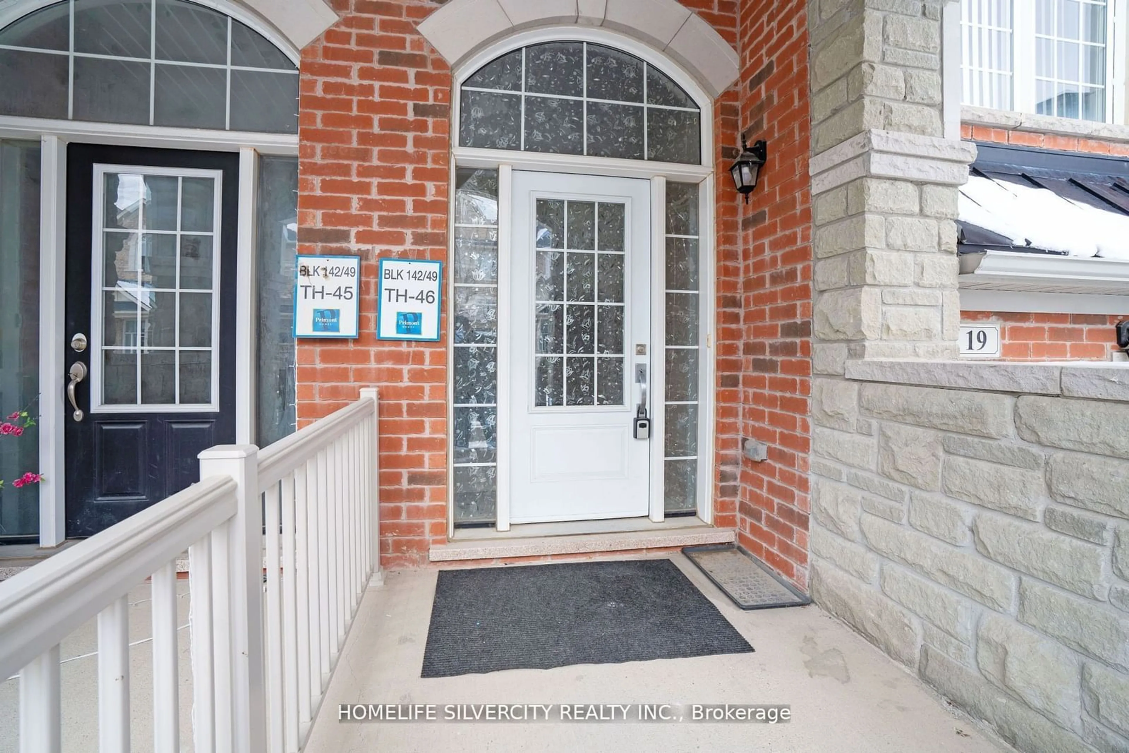 Indoor entryway for 19 Rockman Cres, Brampton Ontario L7A 4A7