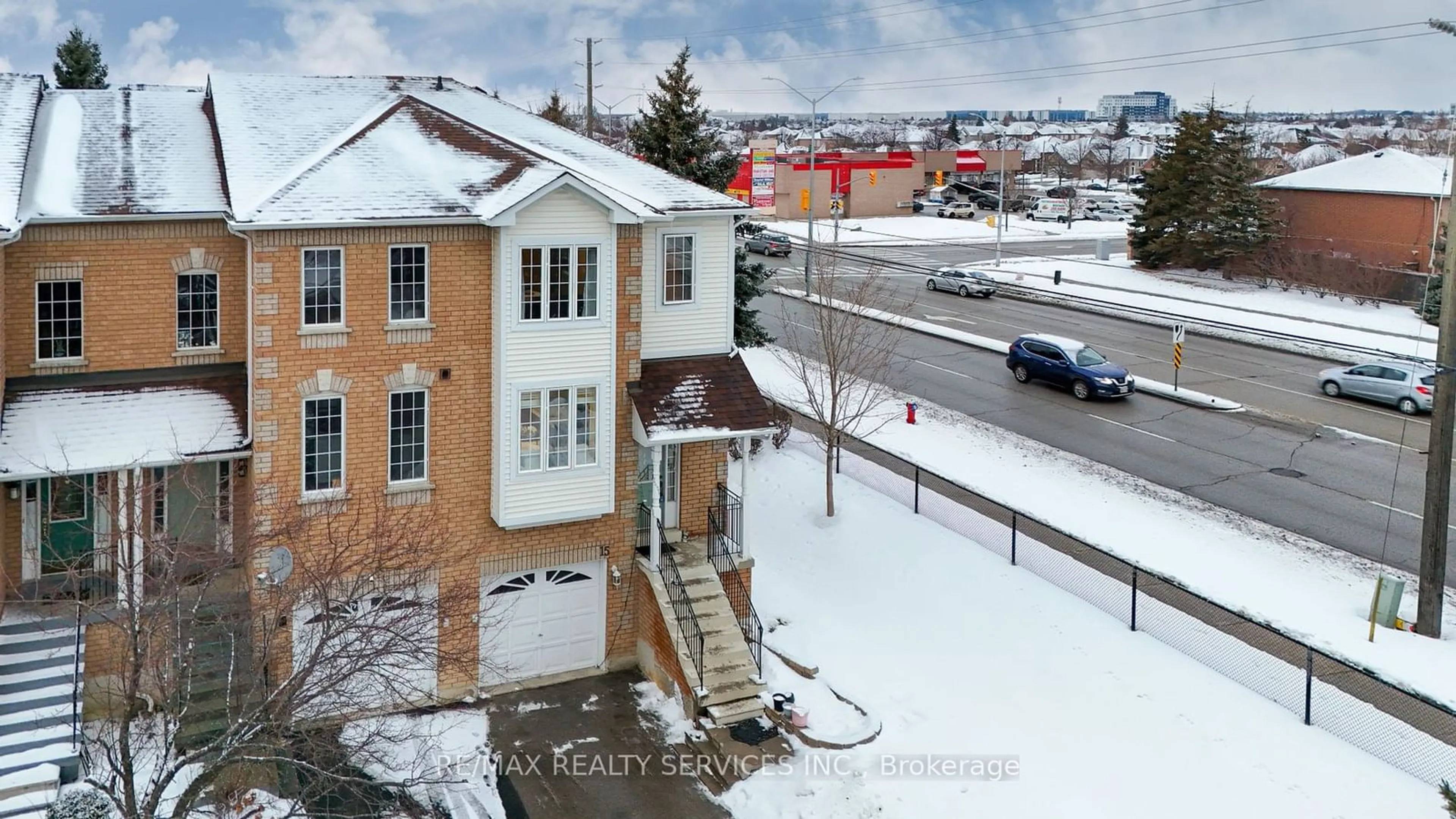 A pic from outside/outdoor area/front of a property/back of a property/a pic from drone, unknown for 9800 Mclaughlin Rd #15, Brampton Ontario L6X 4R1