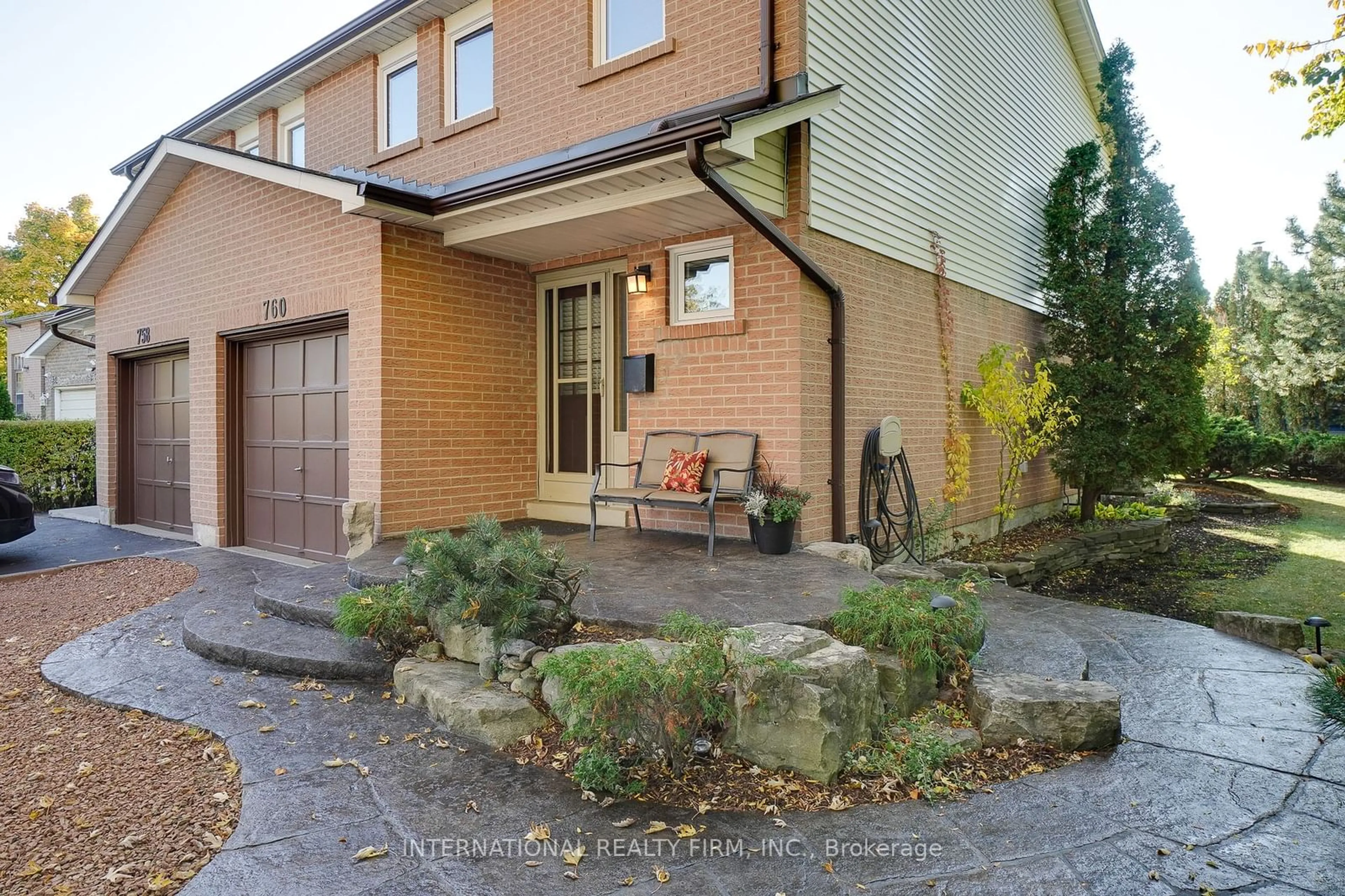 Home with brick exterior material, street for 760 Galloway Cres, Mississauga Ontario L5C 3Y2