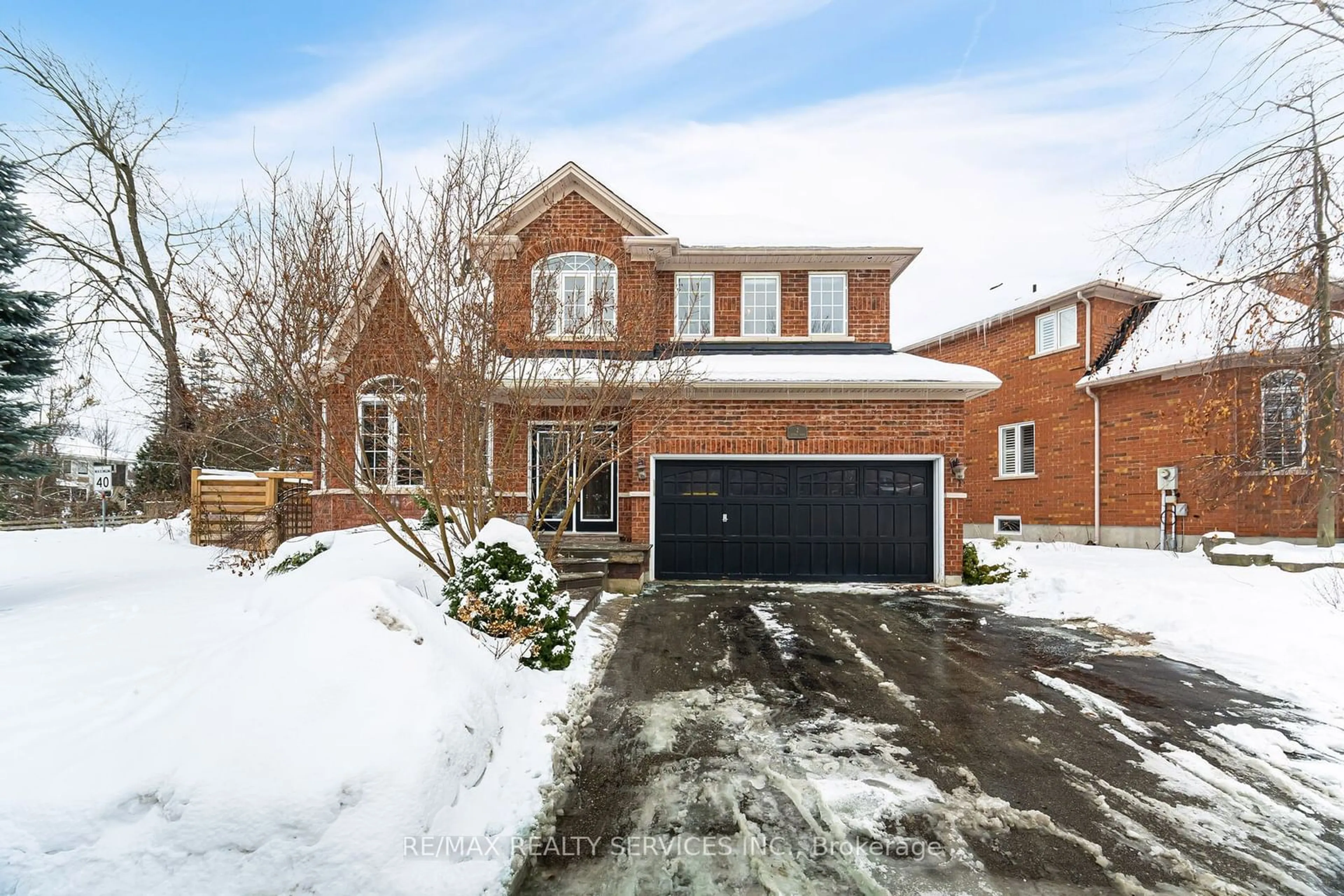 Home with brick exterior material, street for 2 Putney Rd, Caledon Ontario L7C 1R4