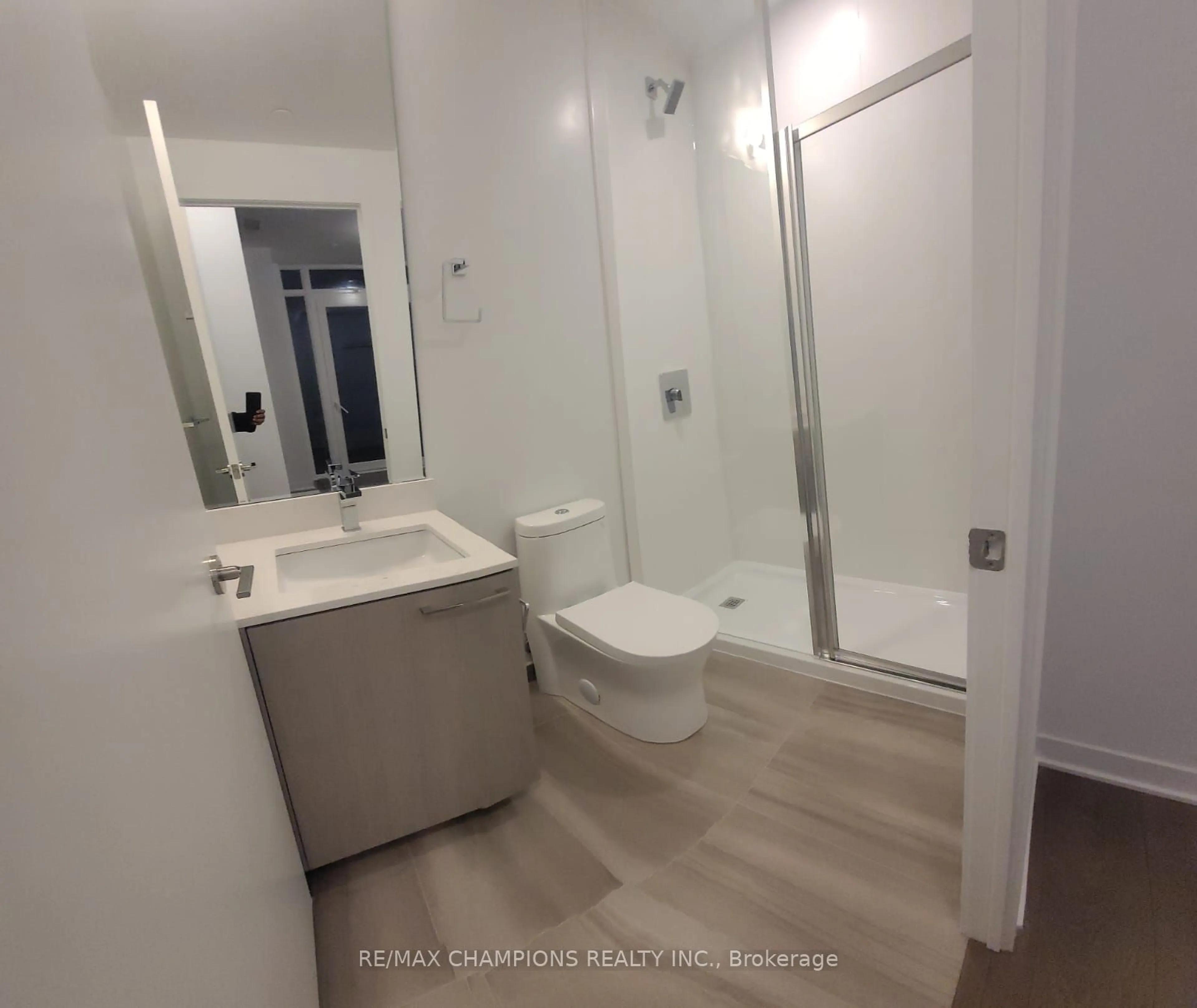 Standard bathroom, unknown for 260 Malta Ave #719, Brampton Ontario L6Y 0B5