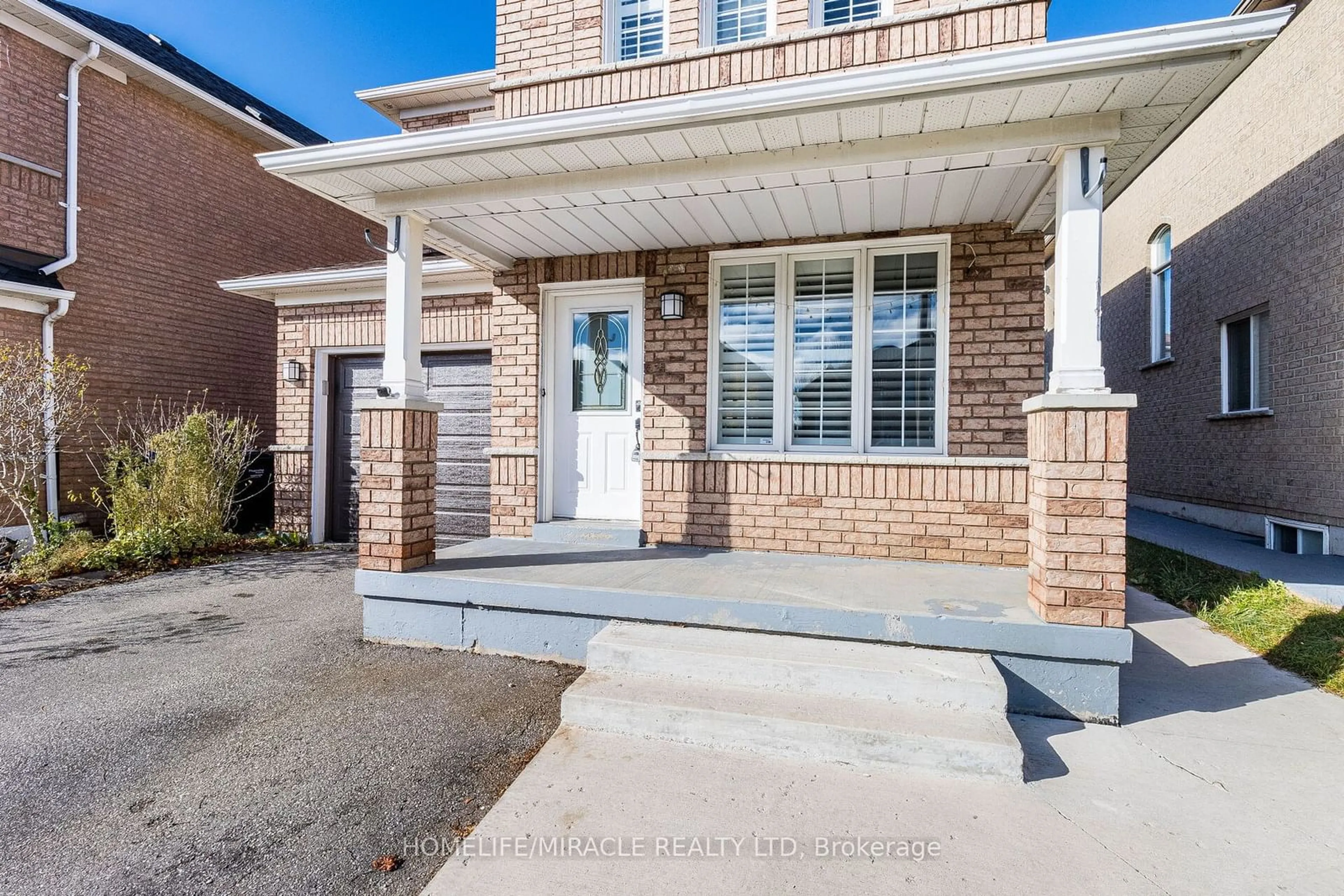 Home with brick exterior material, street for 3259 Scotch Pine Gate, Mississauga Ontario L5N 8E6