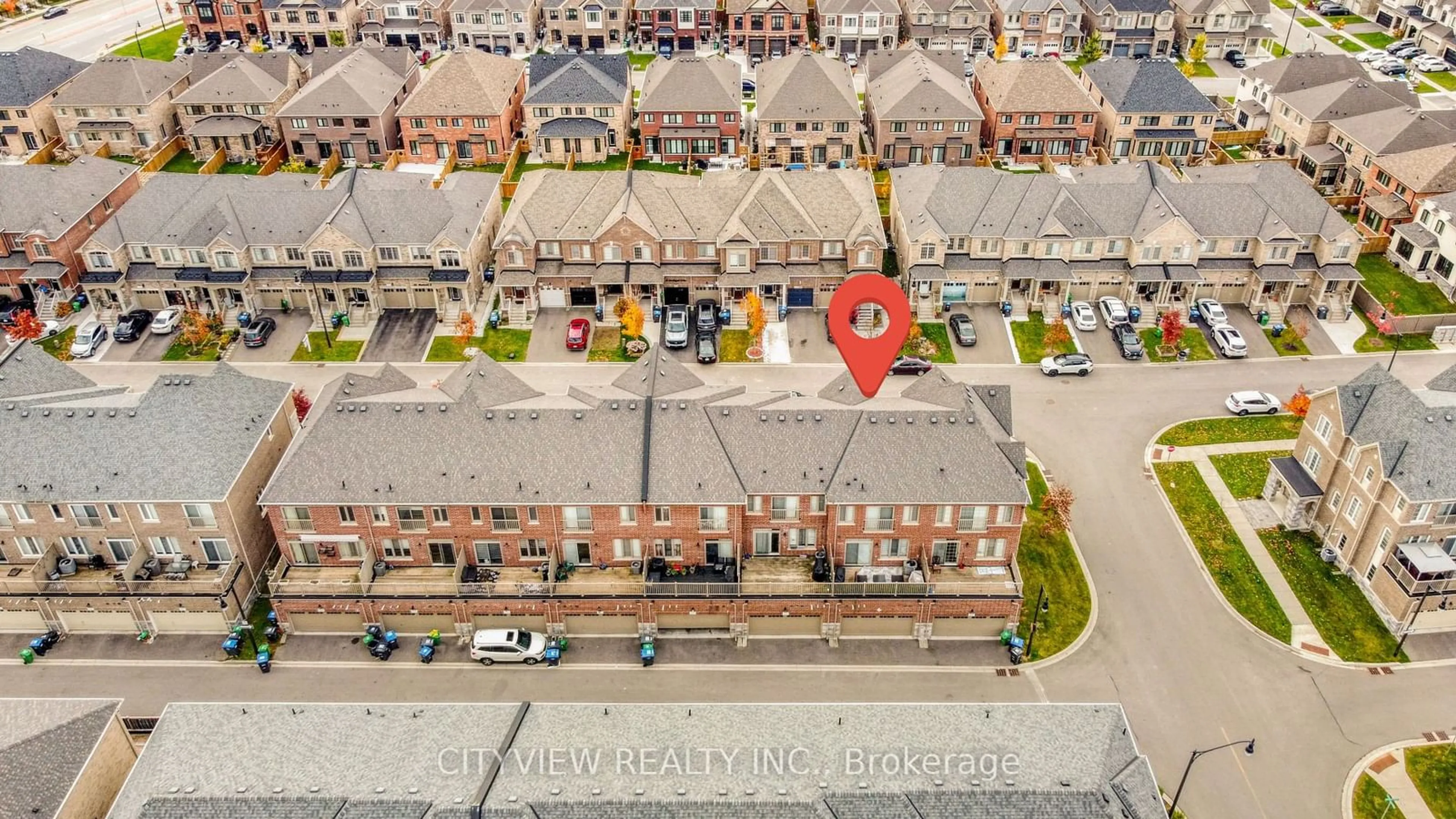 A pic from outside/outdoor area/front of a property/back of a property/a pic from drone, street for 30 Brushwood Dr, Brampton Ontario L6Y 0E3