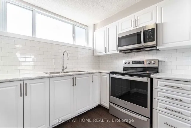 Additional image 22 of 4673 Jane St Unit 621
