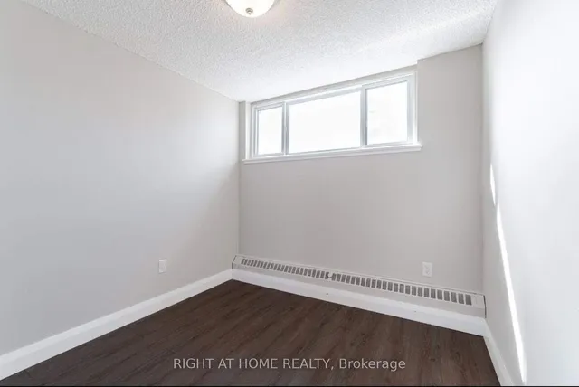 Additional image 16 of 4673 Jane St Unit 621