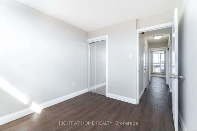 Additional image 15 of 4673 Jane St Unit 621