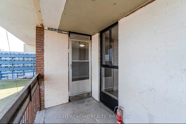 Additional image 9 of 4673 Jane St Unit 621