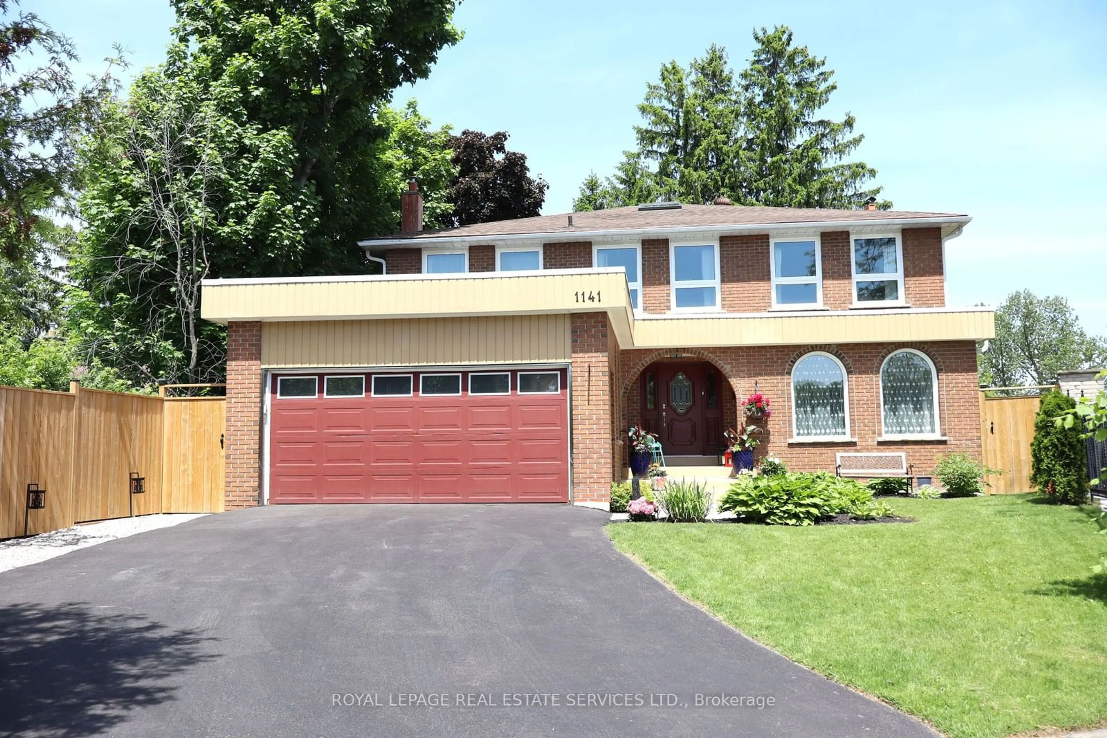 Home with brick exterior material, street for 1141 Vicki Lane, Mississauga Ontario L5C 2X9