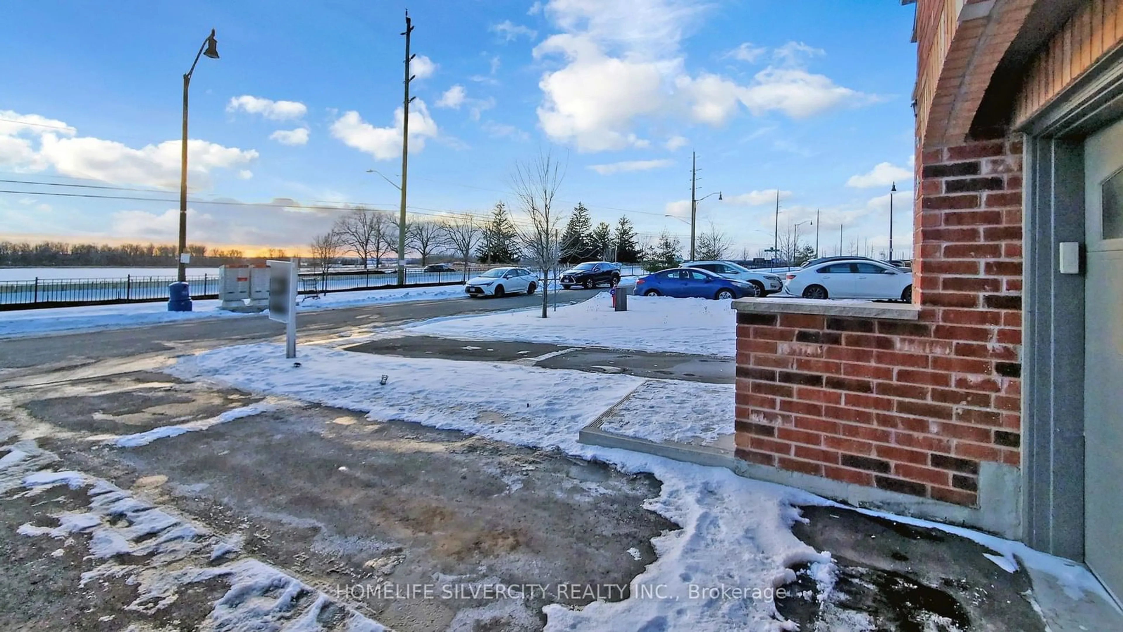 A pic from outside/outdoor area/front of a property/back of a property/a pic from drone, street for 41 Padbury Tr, Brampton Ontario L7A 4V2