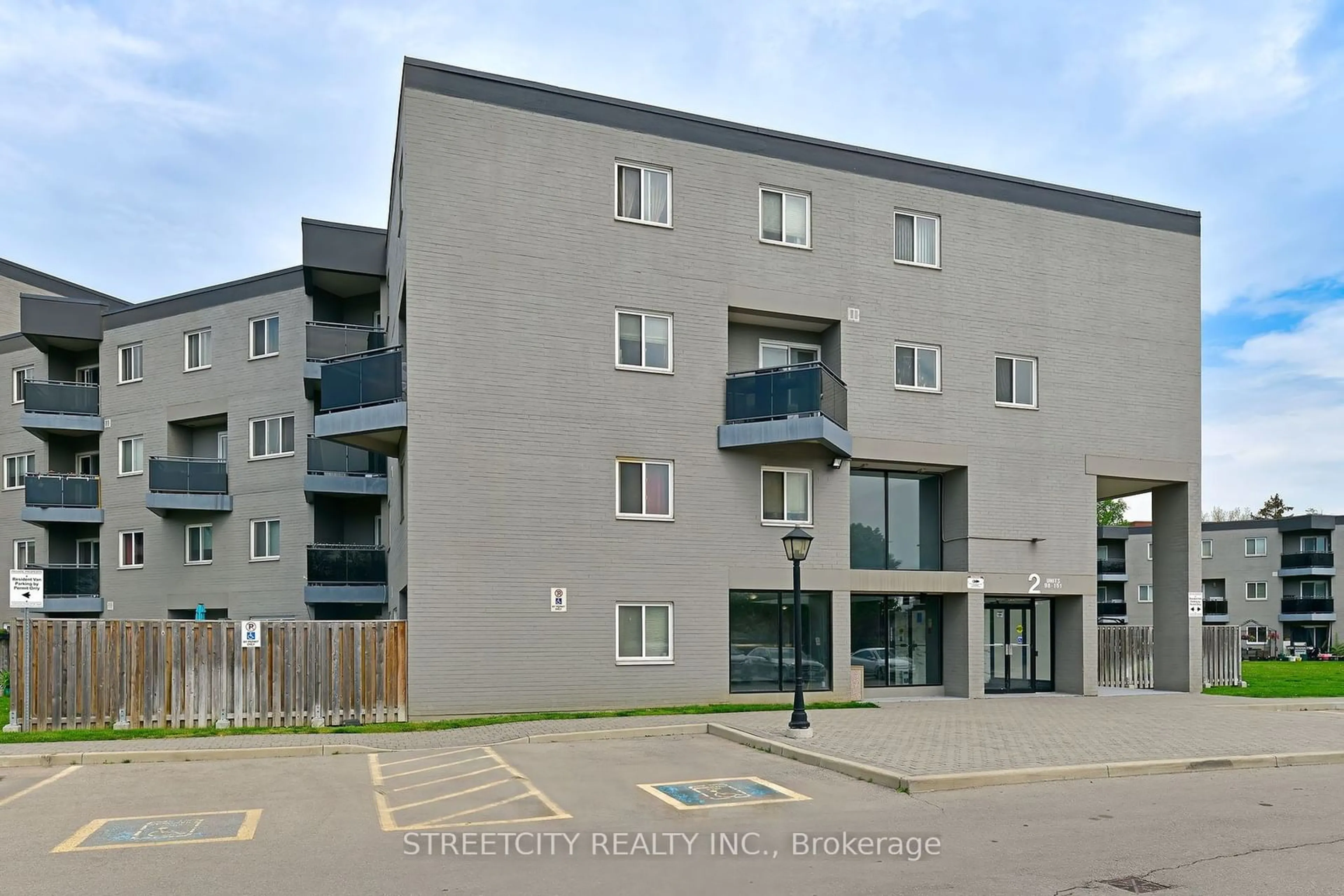 Unknown for 2001 Bonnymede Dr #140, Mississauga Ontario L5J 4H8