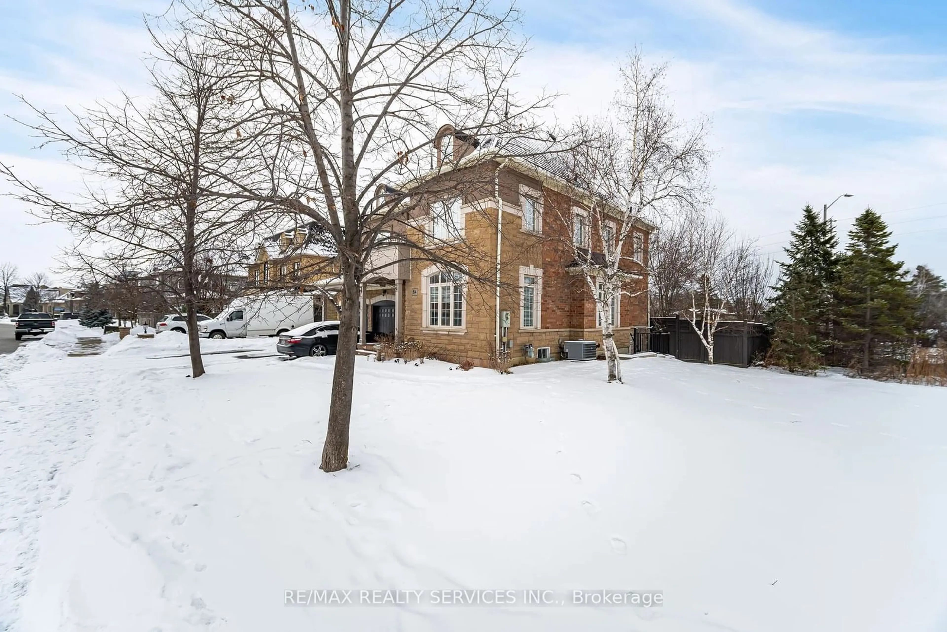 A pic from outside/outdoor area/front of a property/back of a property/a pic from drone, street for 64 Louvain Dr, Brampton Ontario L6P 1Y9