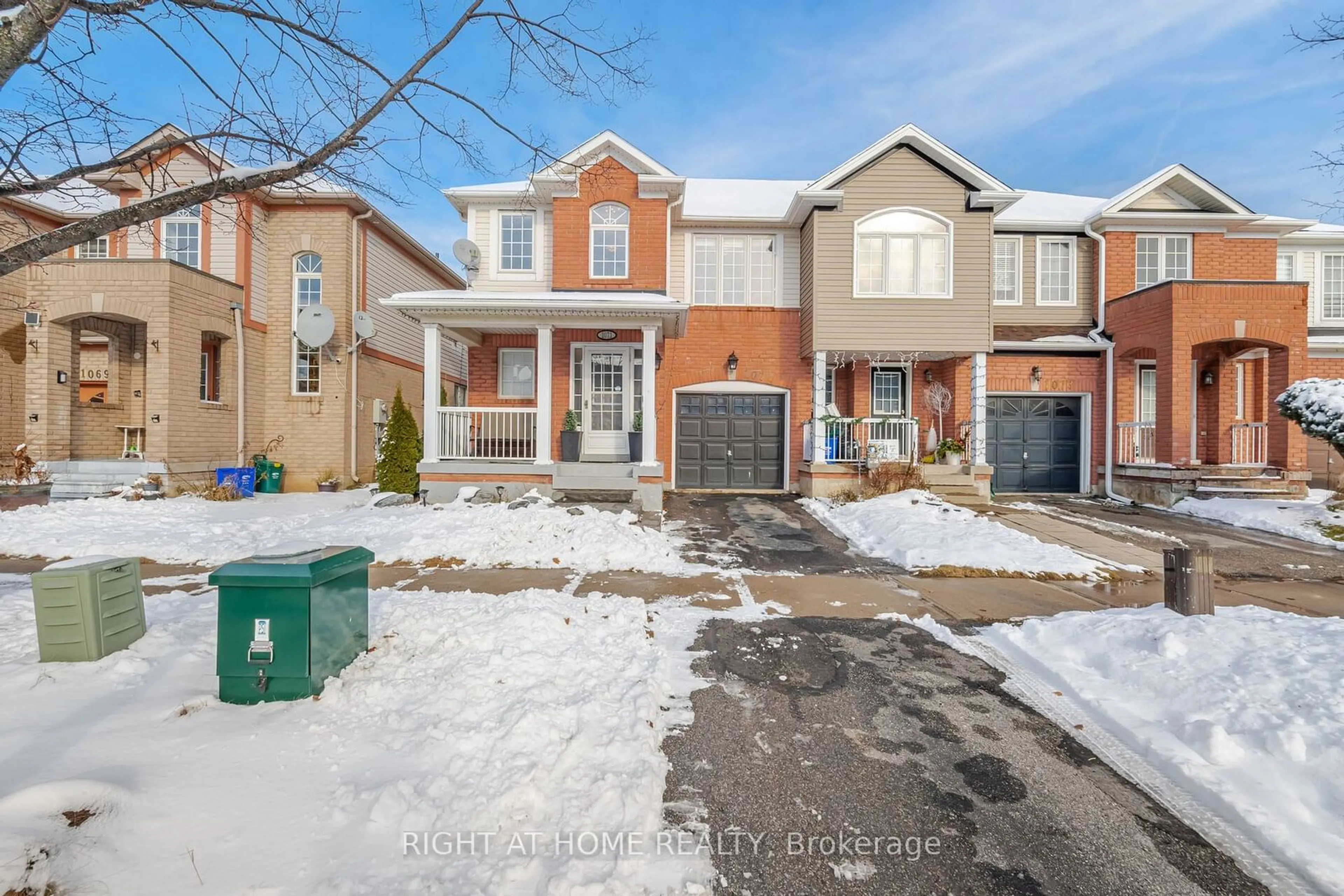 Home with brick exterior material, street for 1071 Kennedy Circ, Milton Ontario L9T 5S5