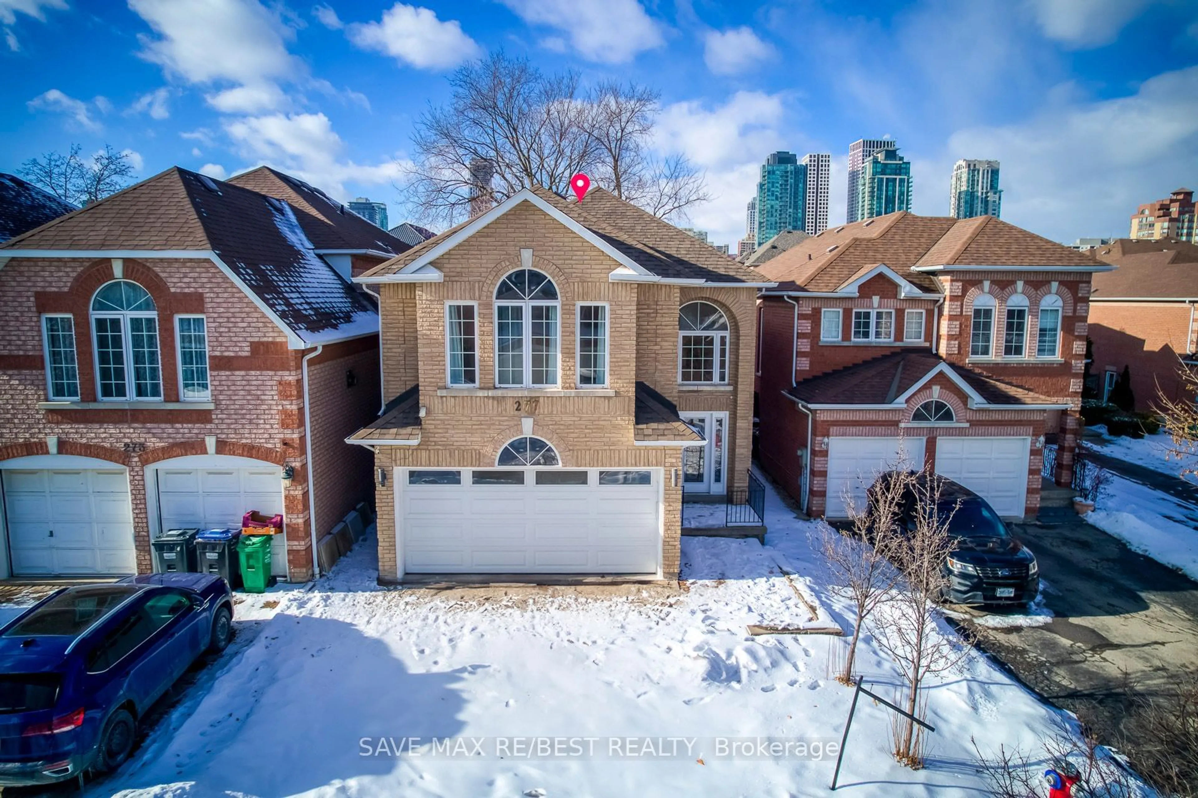 A pic from outside/outdoor area/front of a property/back of a property/a pic from drone, street for 277 Cossack Crt, Mississauga Ontario L5B 4C2