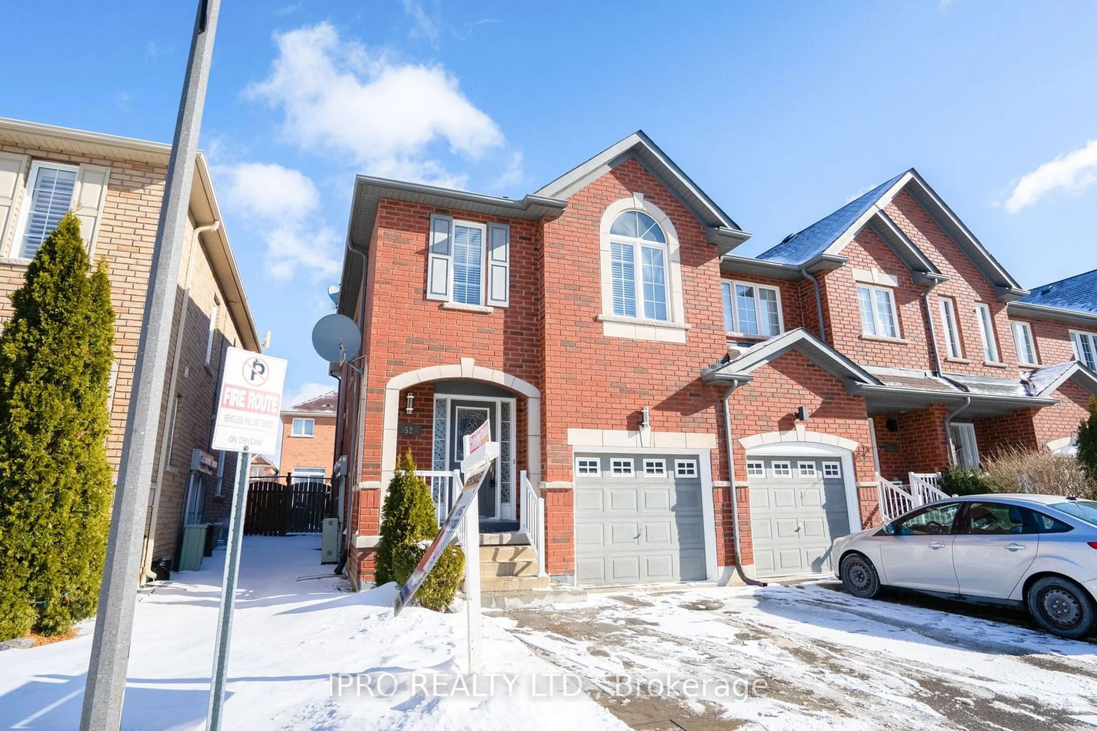 Home with brick exterior material, street for 620 Ferguson Dr #52, Milton Ontario L9T 0M8