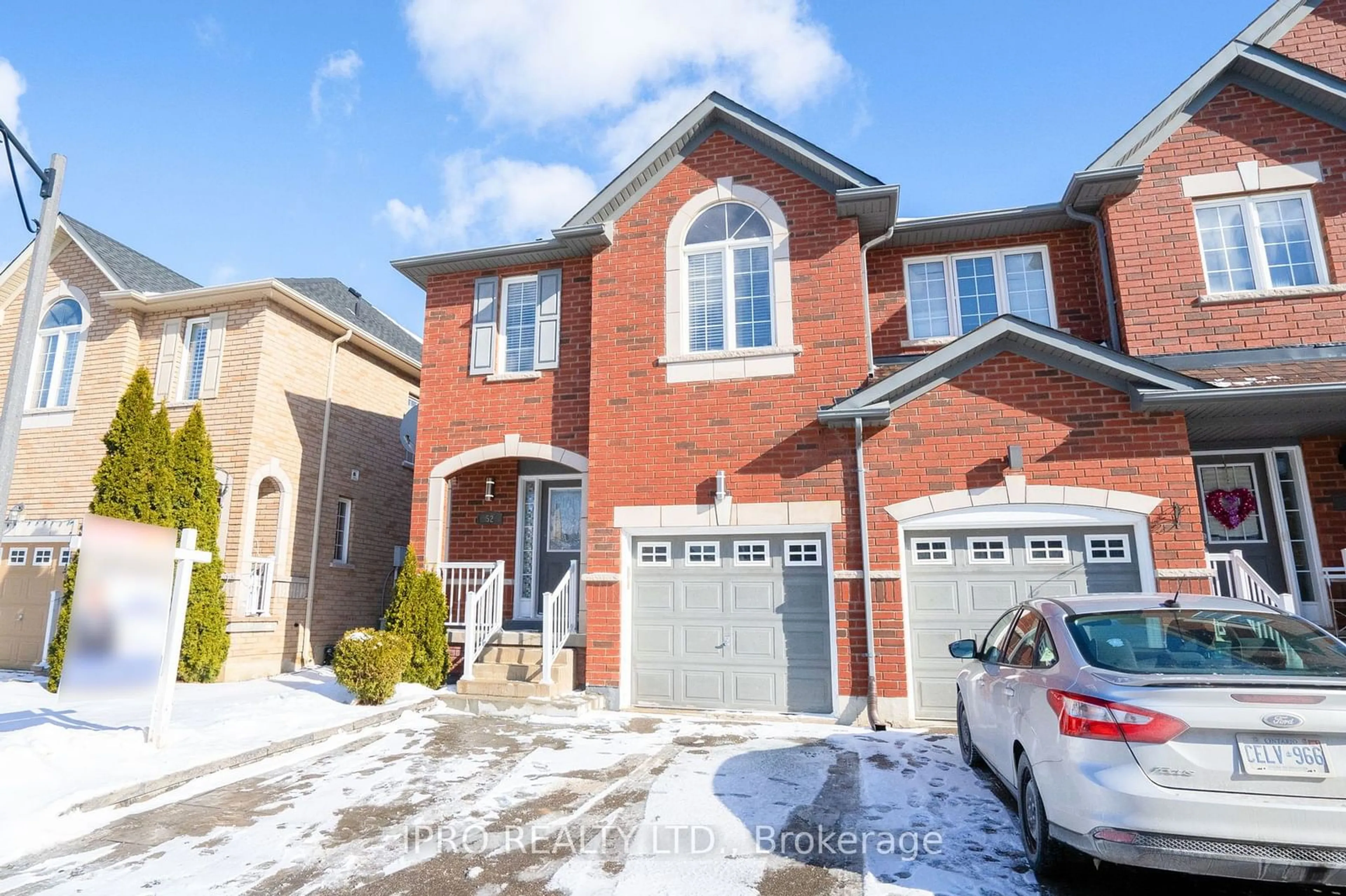 Home with brick exterior material, street for 620 Ferguson Dr #52, Milton Ontario L9T 0M8