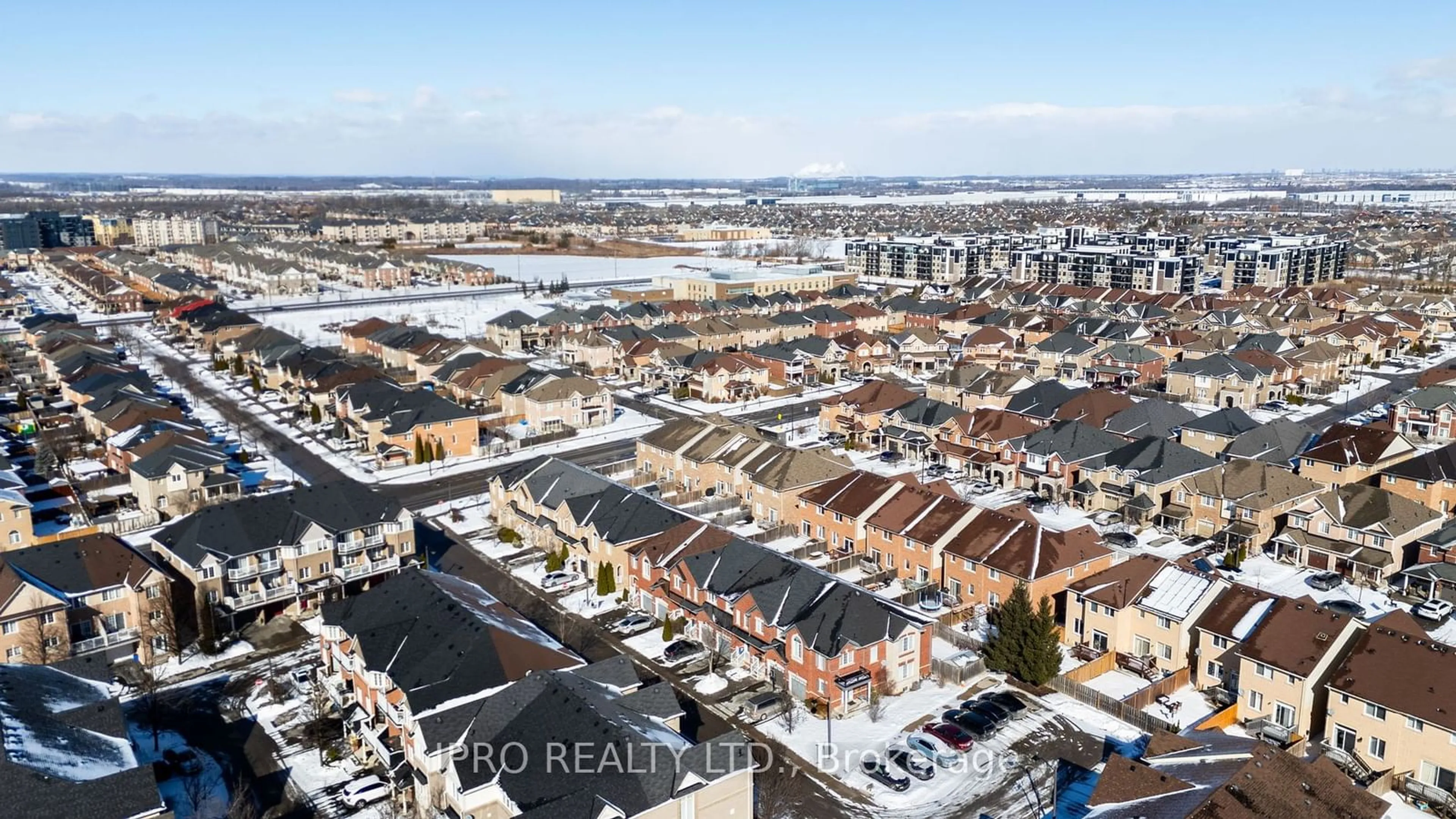 A pic from outside/outdoor area/front of a property/back of a property/a pic from drone, city buildings view from balcony for 620 Ferguson Dr #52, Milton Ontario L9T 0M8