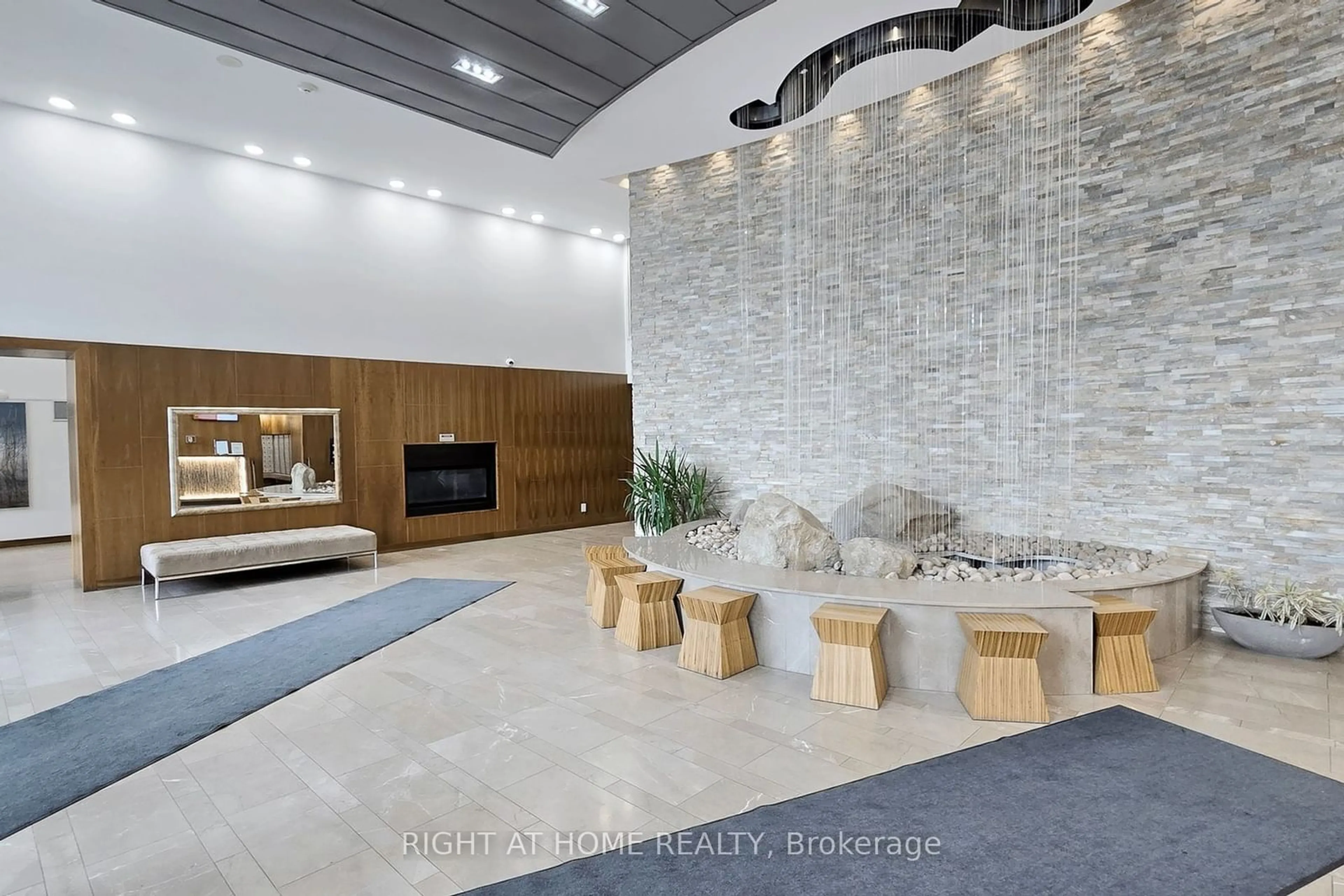 Lobby for 225 Webb Dr #1204, Mississauga Ontario L5B 4P2