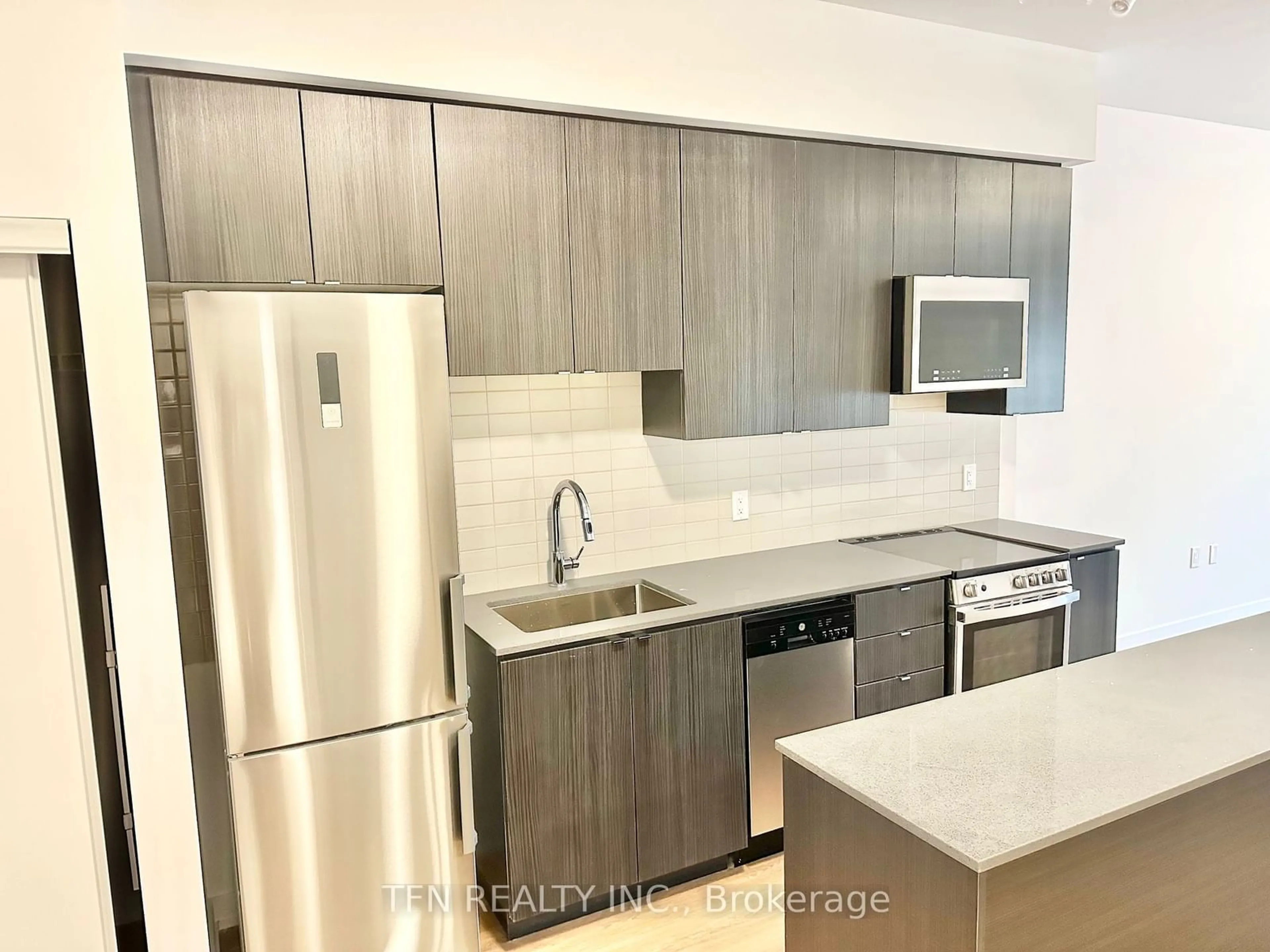 Standard kitchen, unknown for 2433 Dufferin St #316, Toronto Ontario M6E 3T3