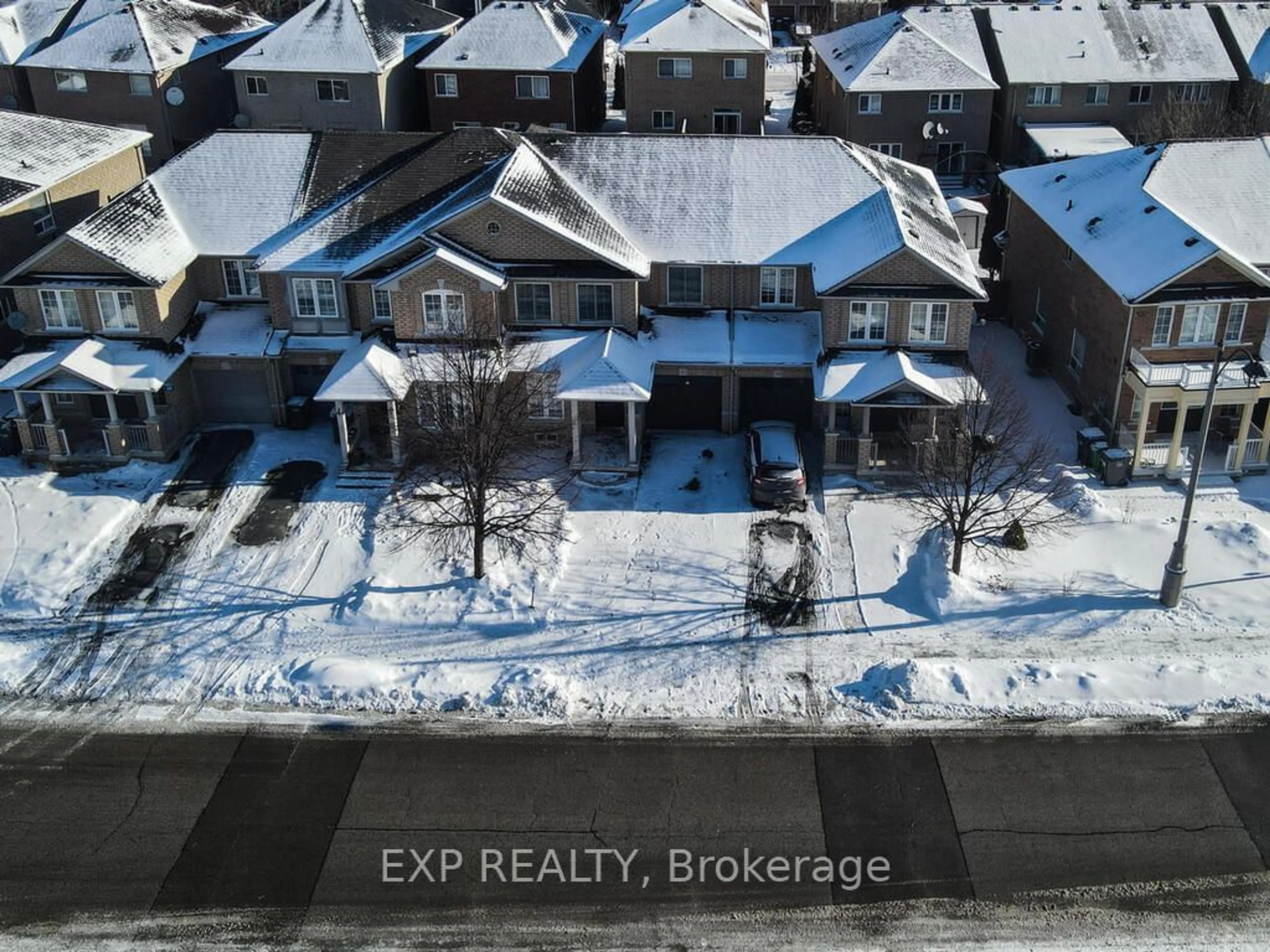 A pic from outside/outdoor area/front of a property/back of a property/a pic from drone, city buildings view from balcony for 21 Soapstone Tr, Brampton Ontario L6R 0J2