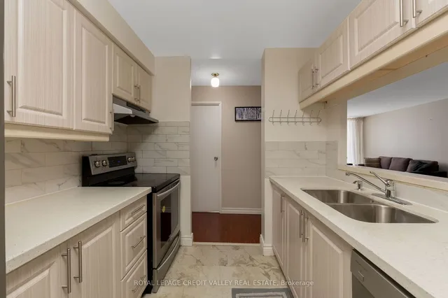 Additional property image - 25 Trailwood Dr Unit 303
