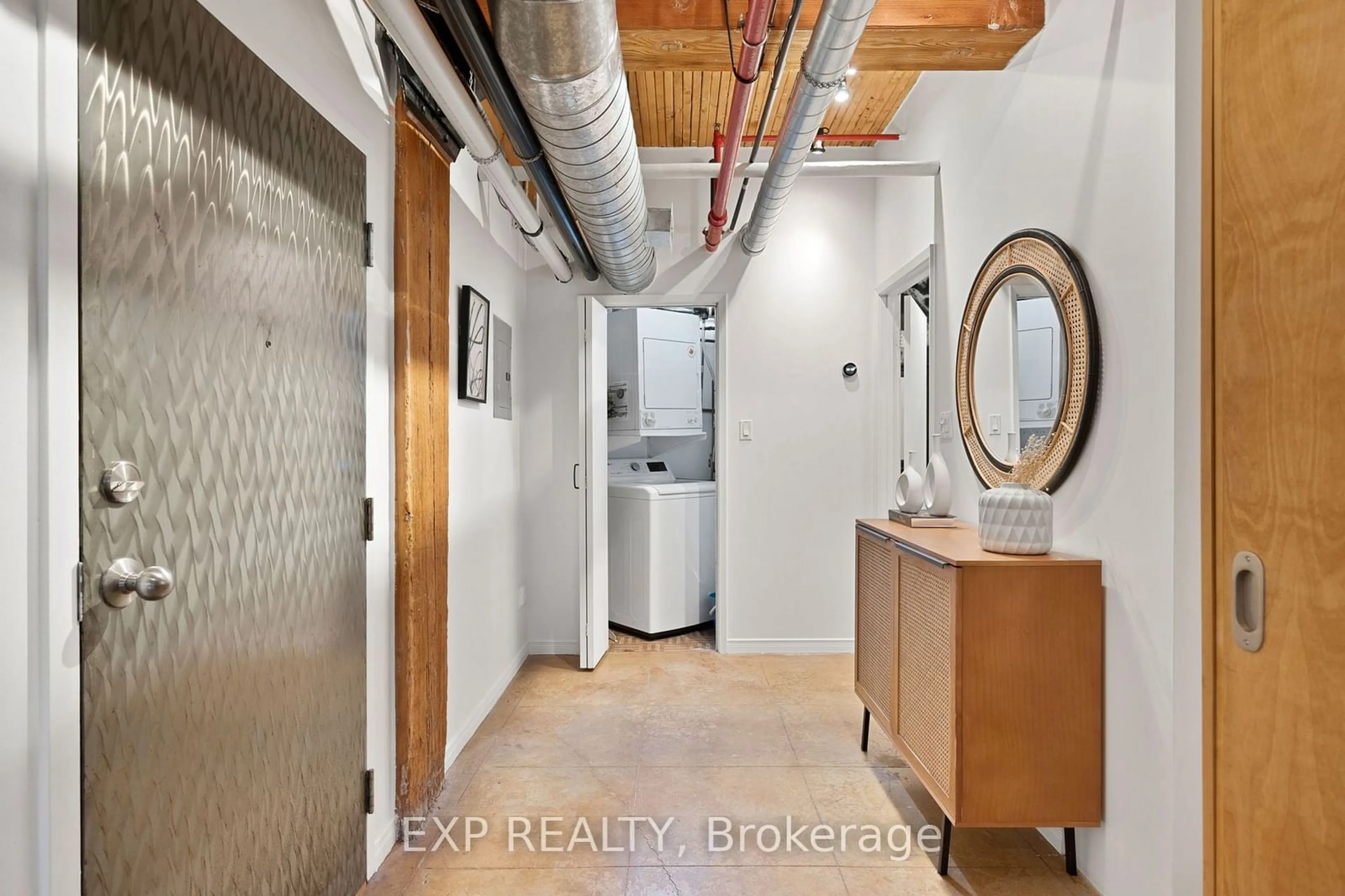 A pic of a room for 371 Wallace Ave #2, Toronto Ontario M6P 3N8