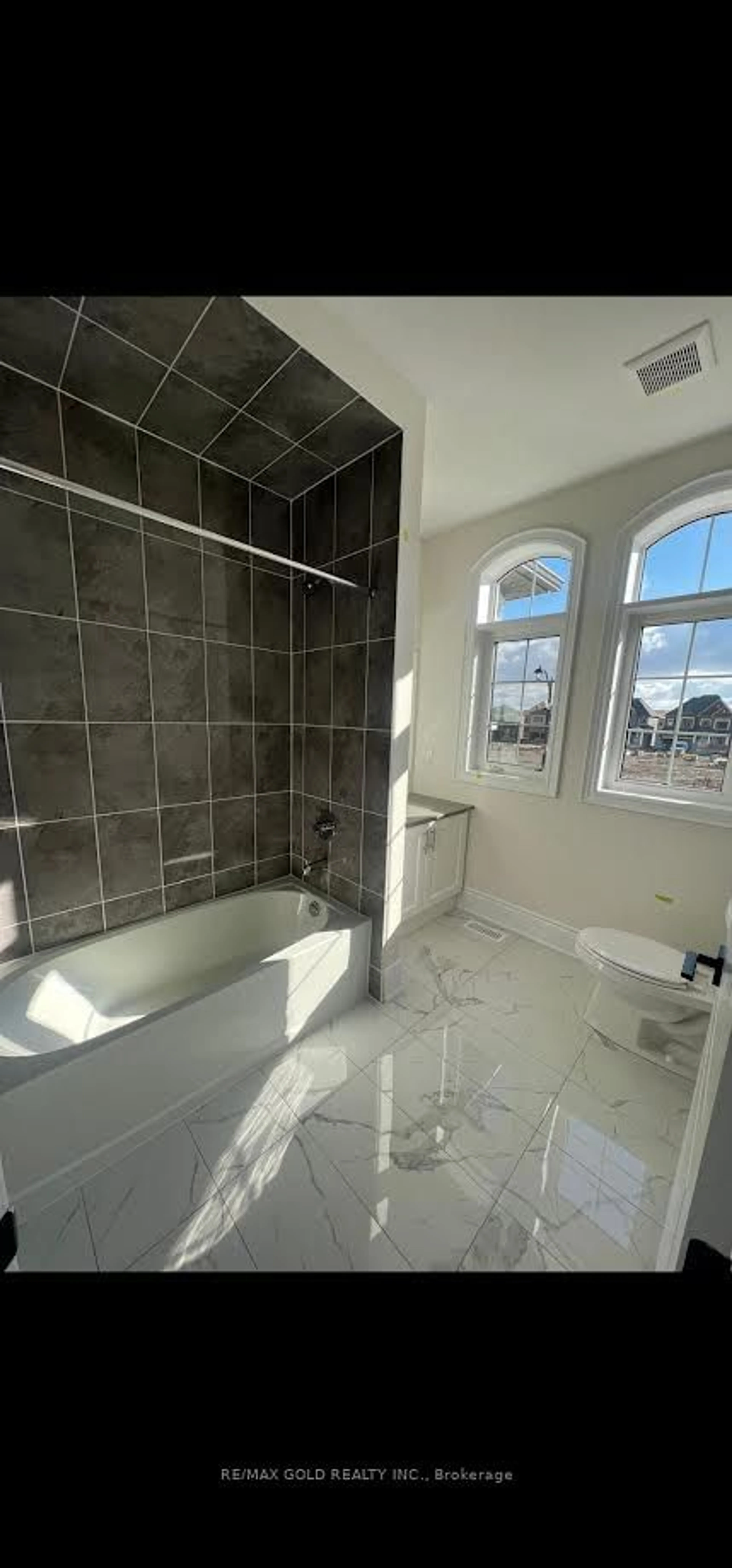 Contemporary bathroom, ceramic/tile floor for 5 Icon St, Brampton Ontario L6R 4G1