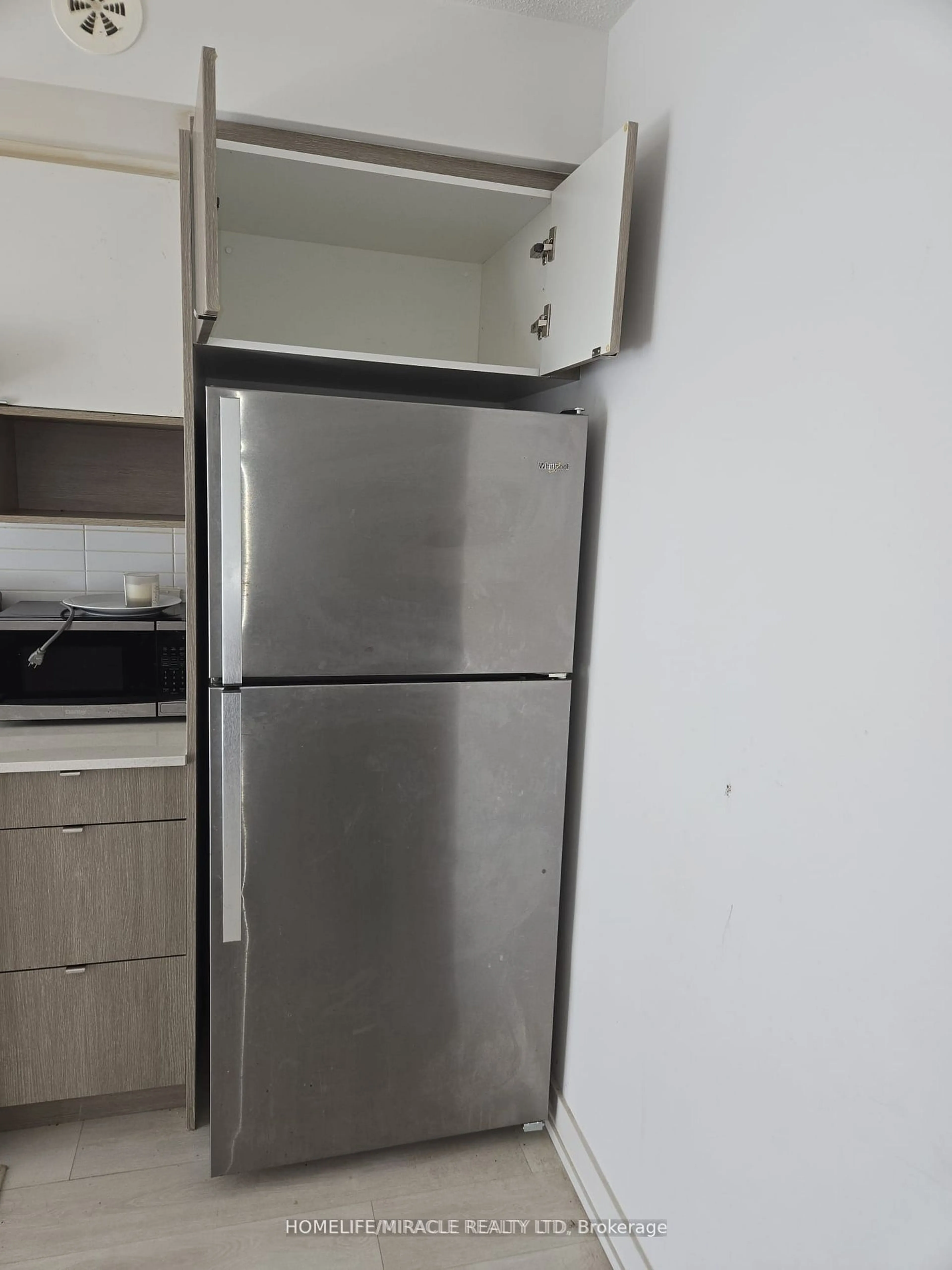 Standard kitchen, floor is not visible for 1139 Cooke Blvd #307, Burlington Ontario L7T 4A8