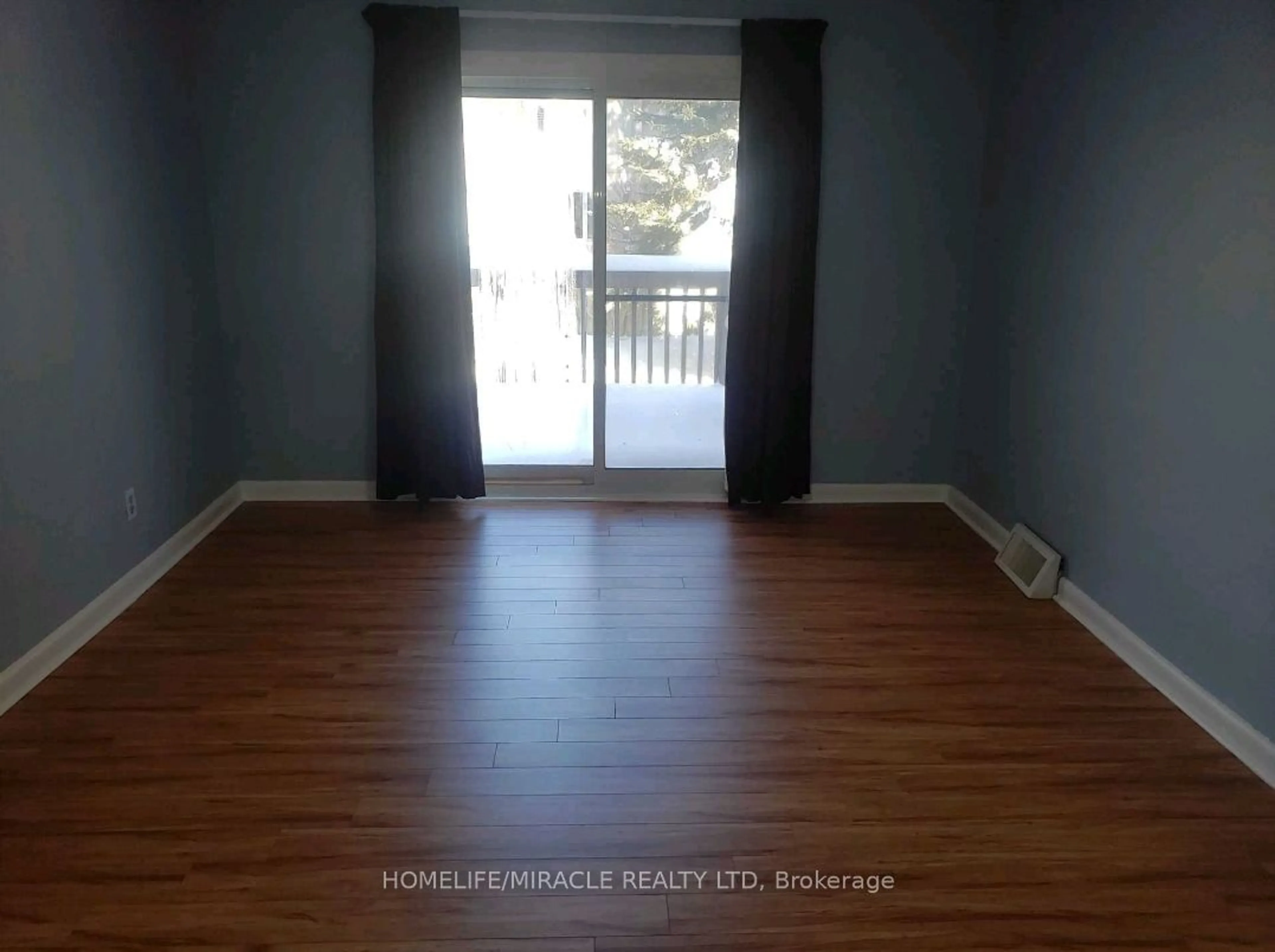 A pic of a room for 1597 Trotwood Ave, Mississauga Ontario L5G 3Z8