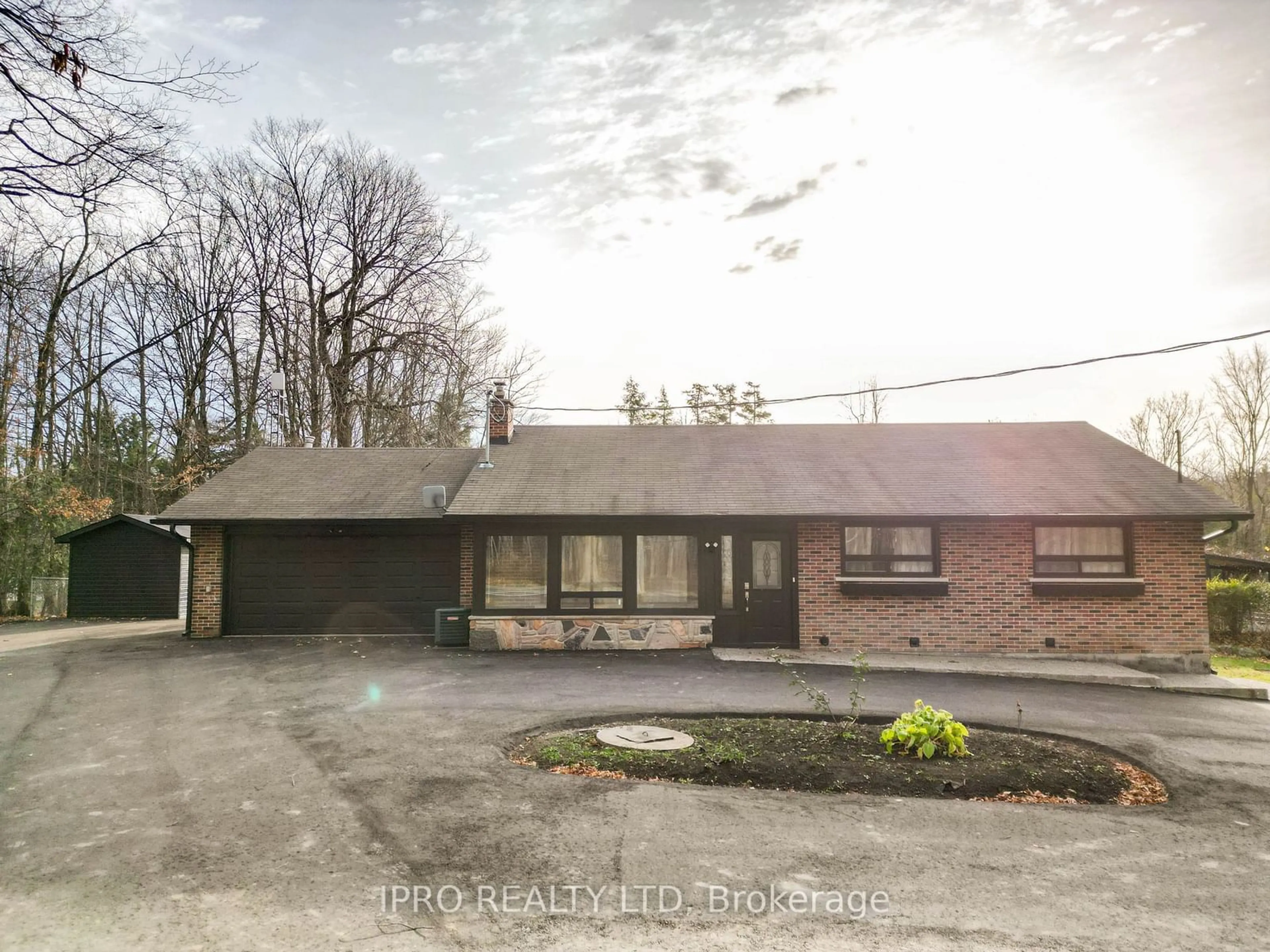 A pic from outside/outdoor area/front of a property/back of a property/a pic from drone, street for 1281 Olde Base Line Rd, Caledon Ontario L7C 0K5