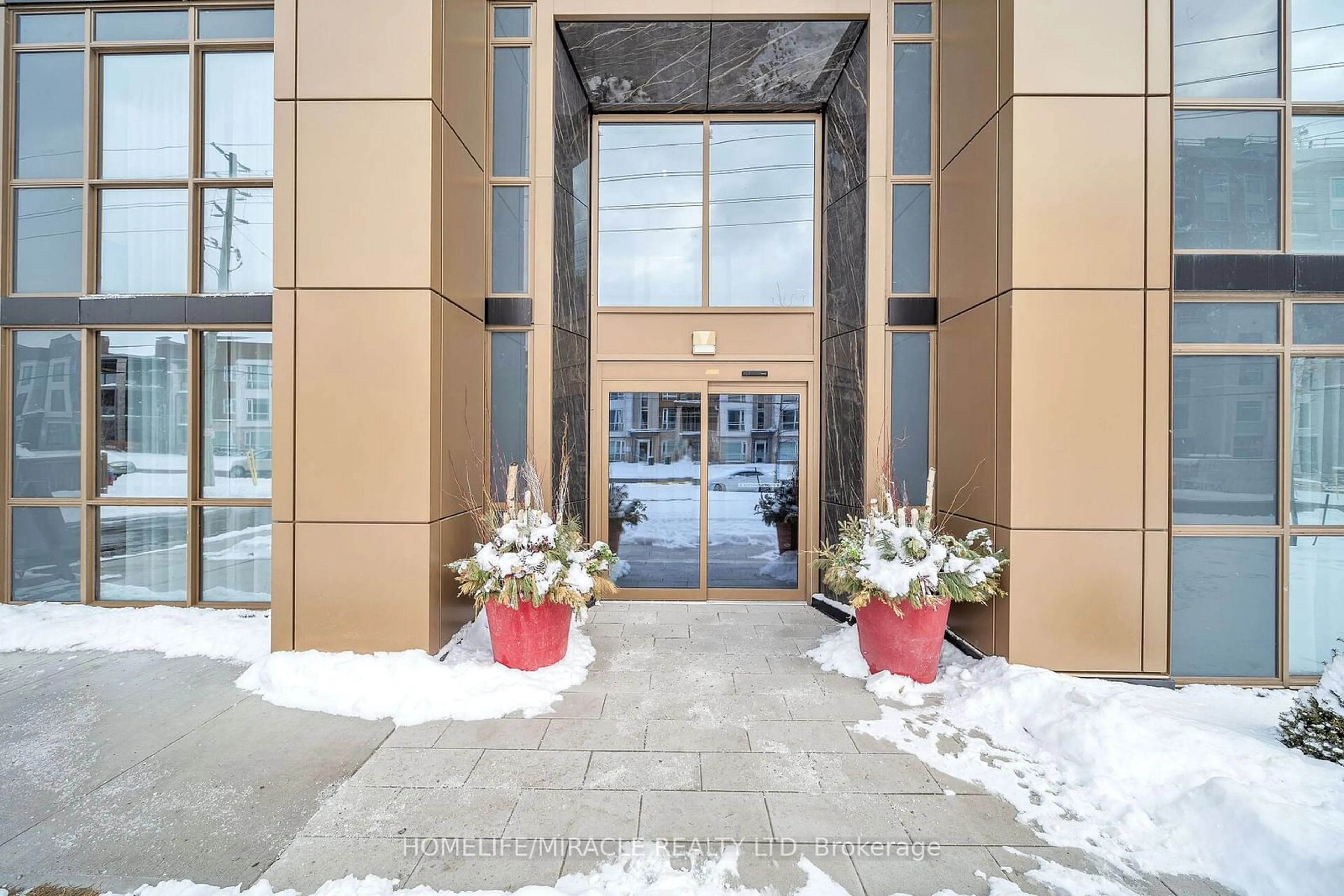 Indoor foyer for 2343 Khalsa Gate #610, Oakville Ontario L6M 4J2