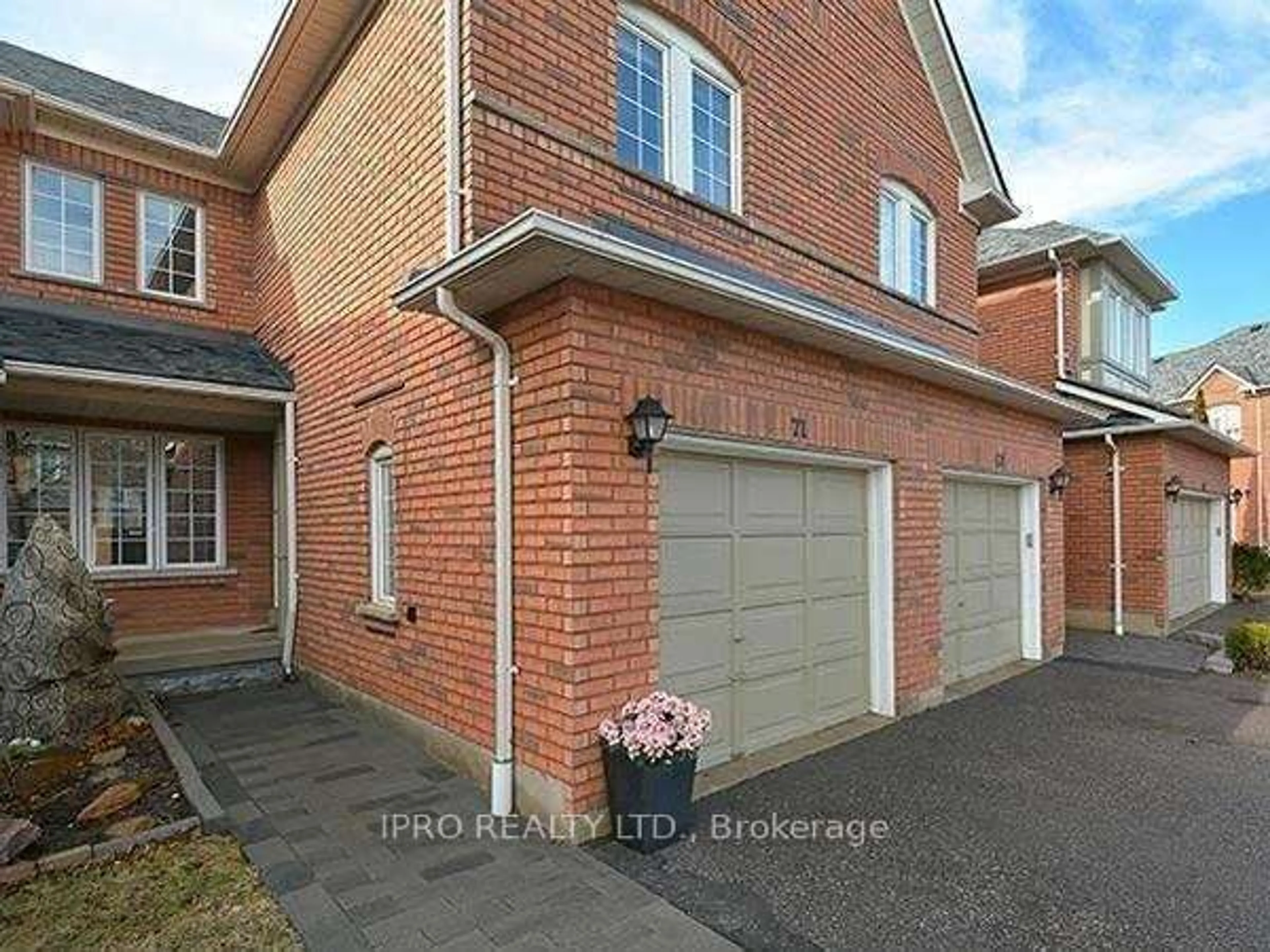 Home with brick exterior material, street for 2665 Thomas St #71, Mississauga Ontario L5M 6G6