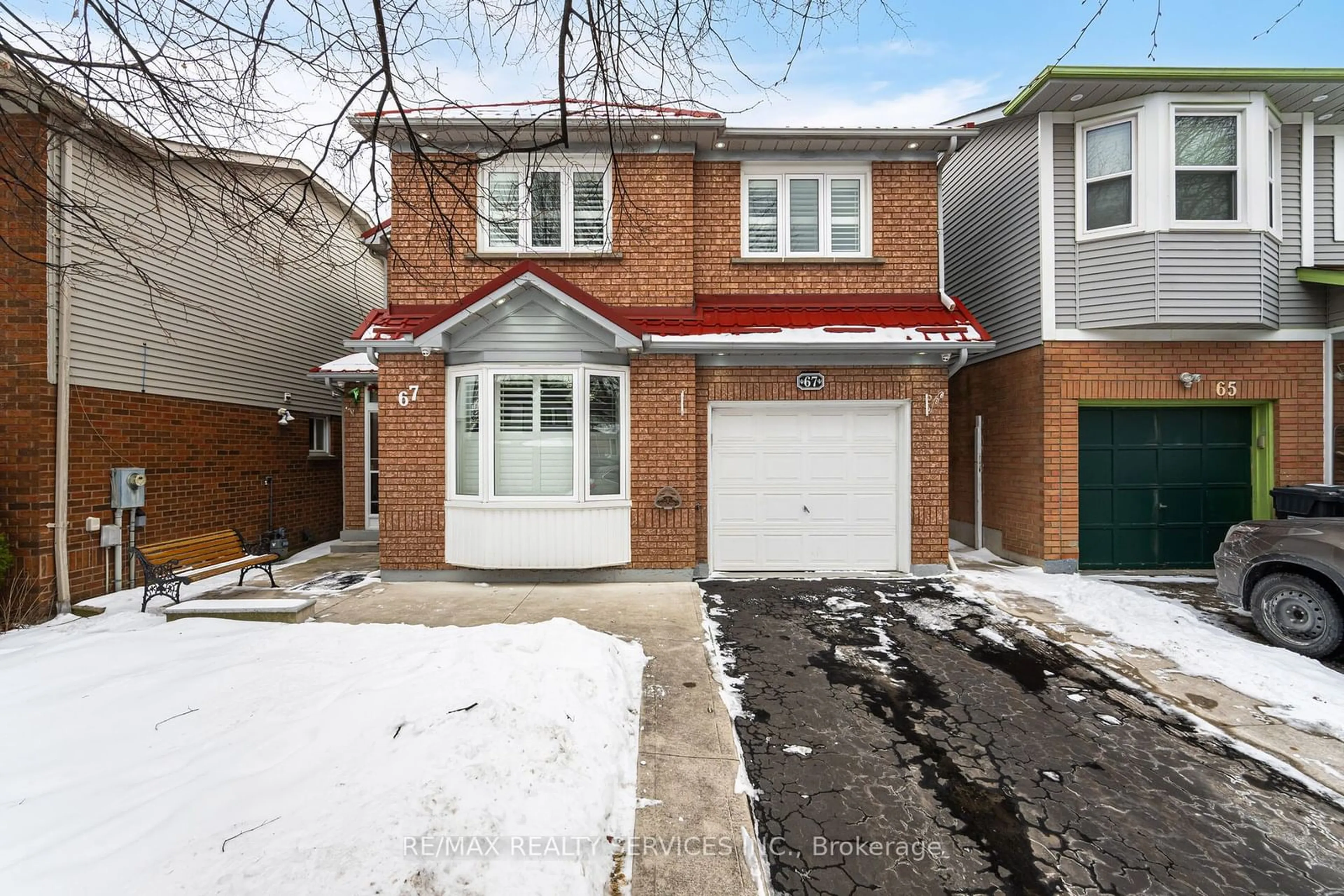 Home with brick exterior material, street for 67 Stoneledge Circ, Brampton Ontario L6R 1G8