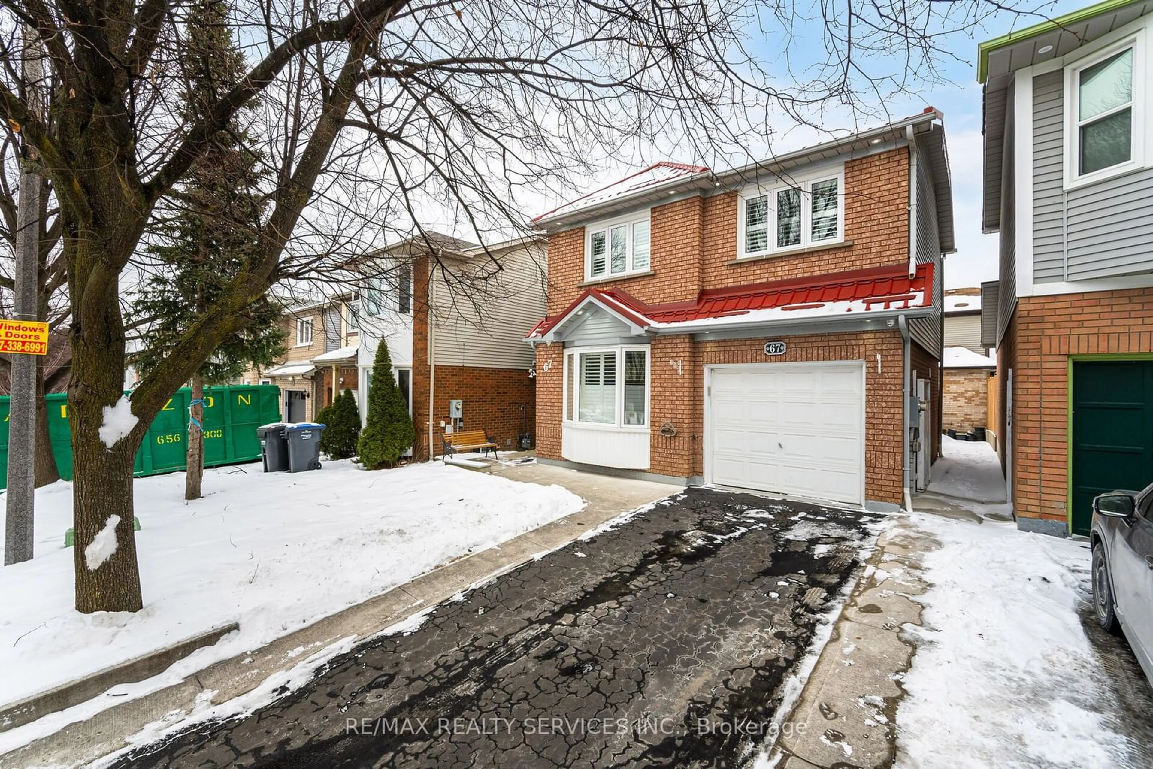 Home with brick exterior material, street for 67 Stoneledge Circ, Brampton Ontario L6R 1G8