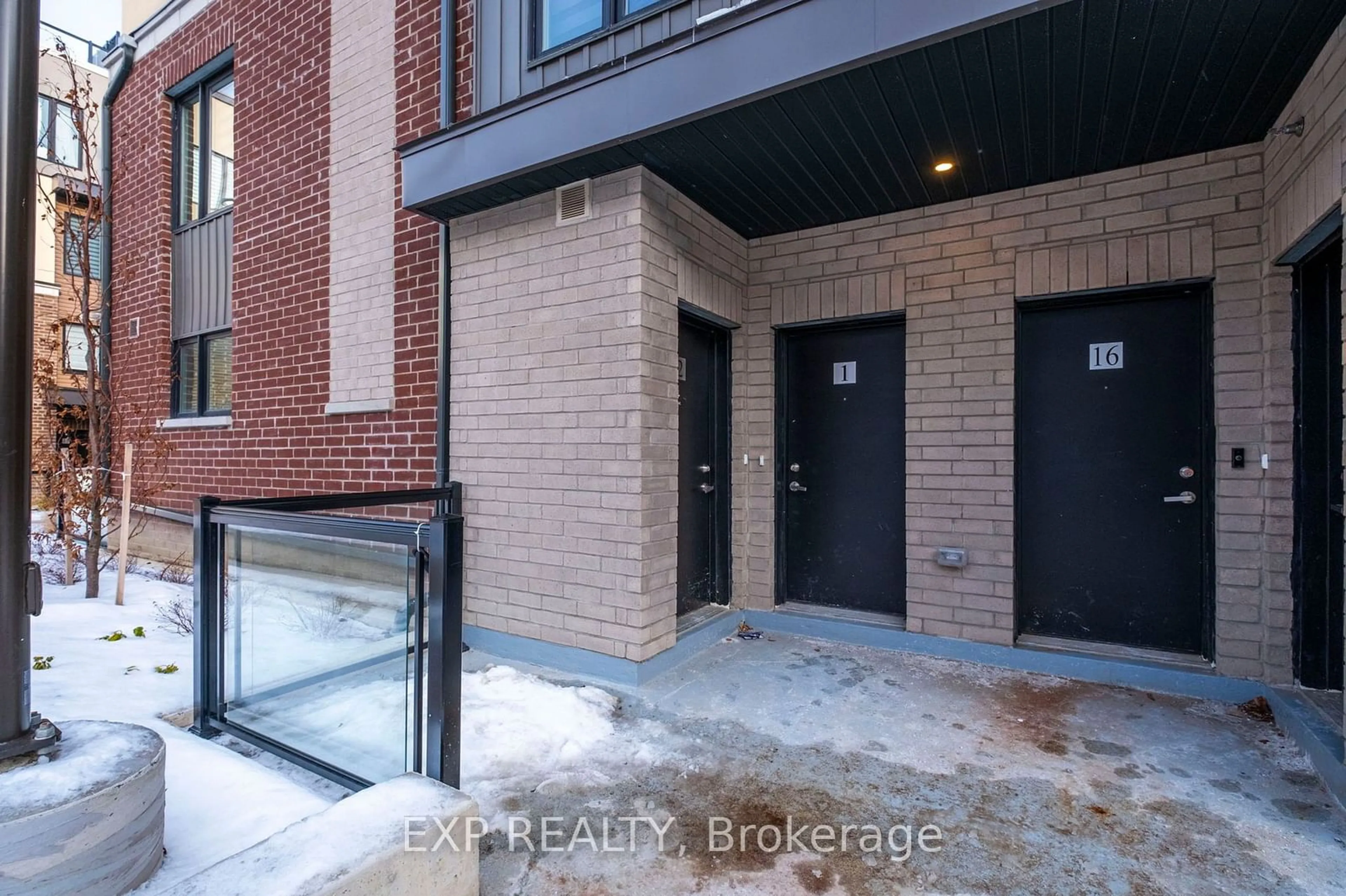 Indoor entryway for 3556 Colonial Dr #1, Mississauga Ontario L5L 0B9