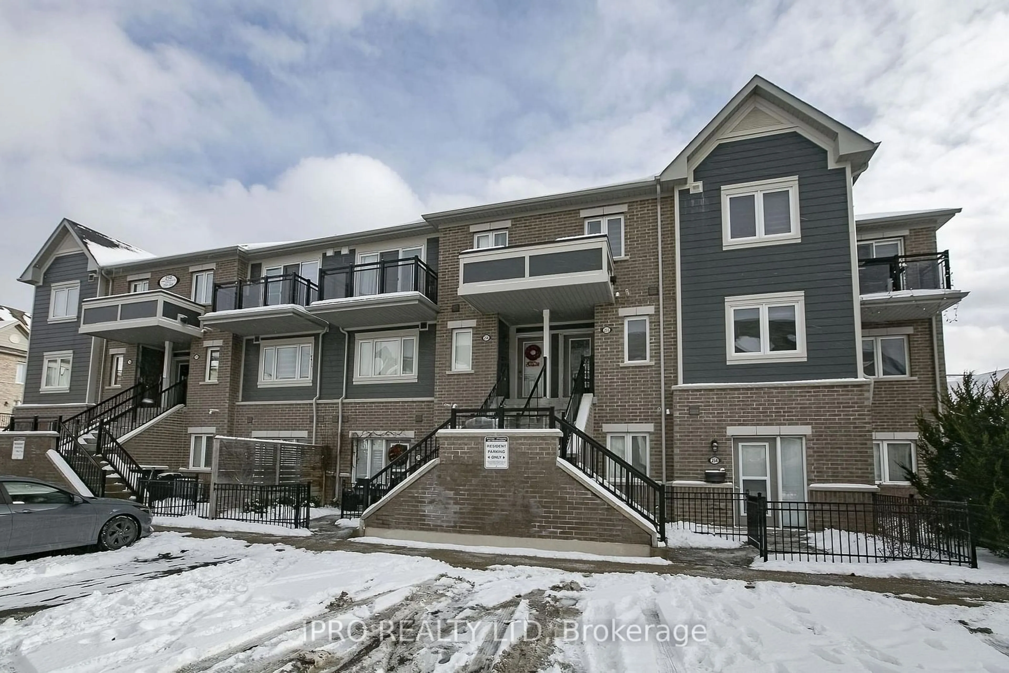 Unknown for 250 SUNNY MEADOW Blvd #256, Brampton Ontario L6R 3Y6