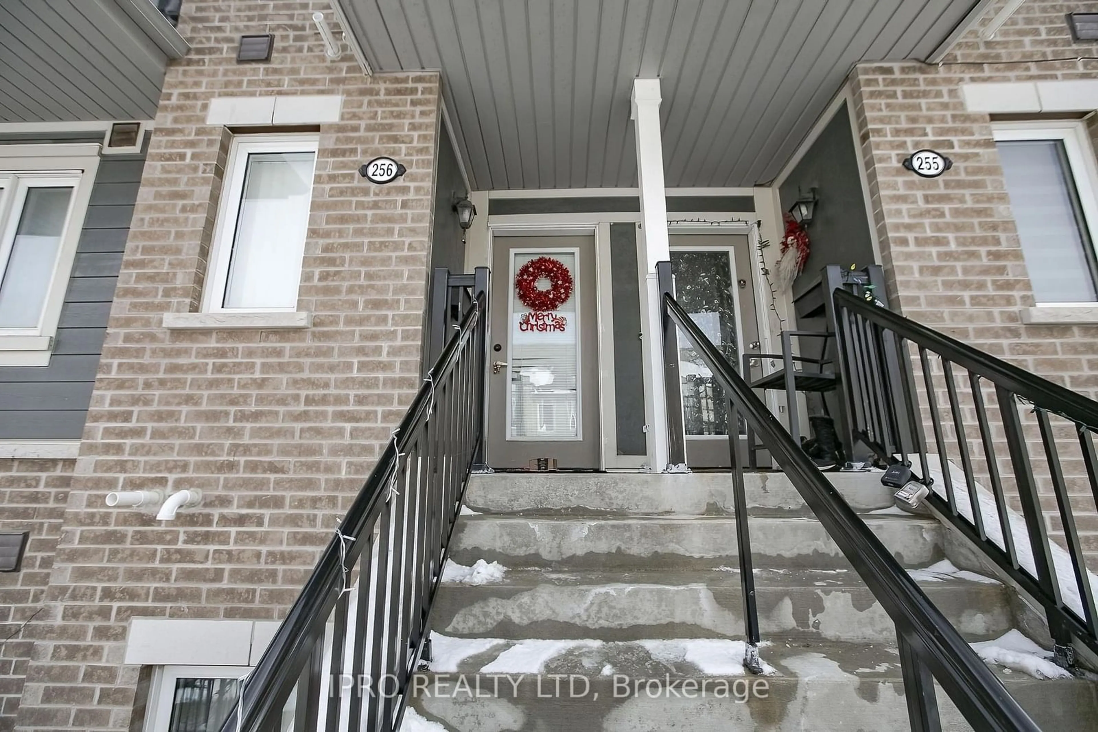 Indoor entryway for 250 SUNNY MEADOW Blvd #256, Brampton Ontario L6R 3Y6