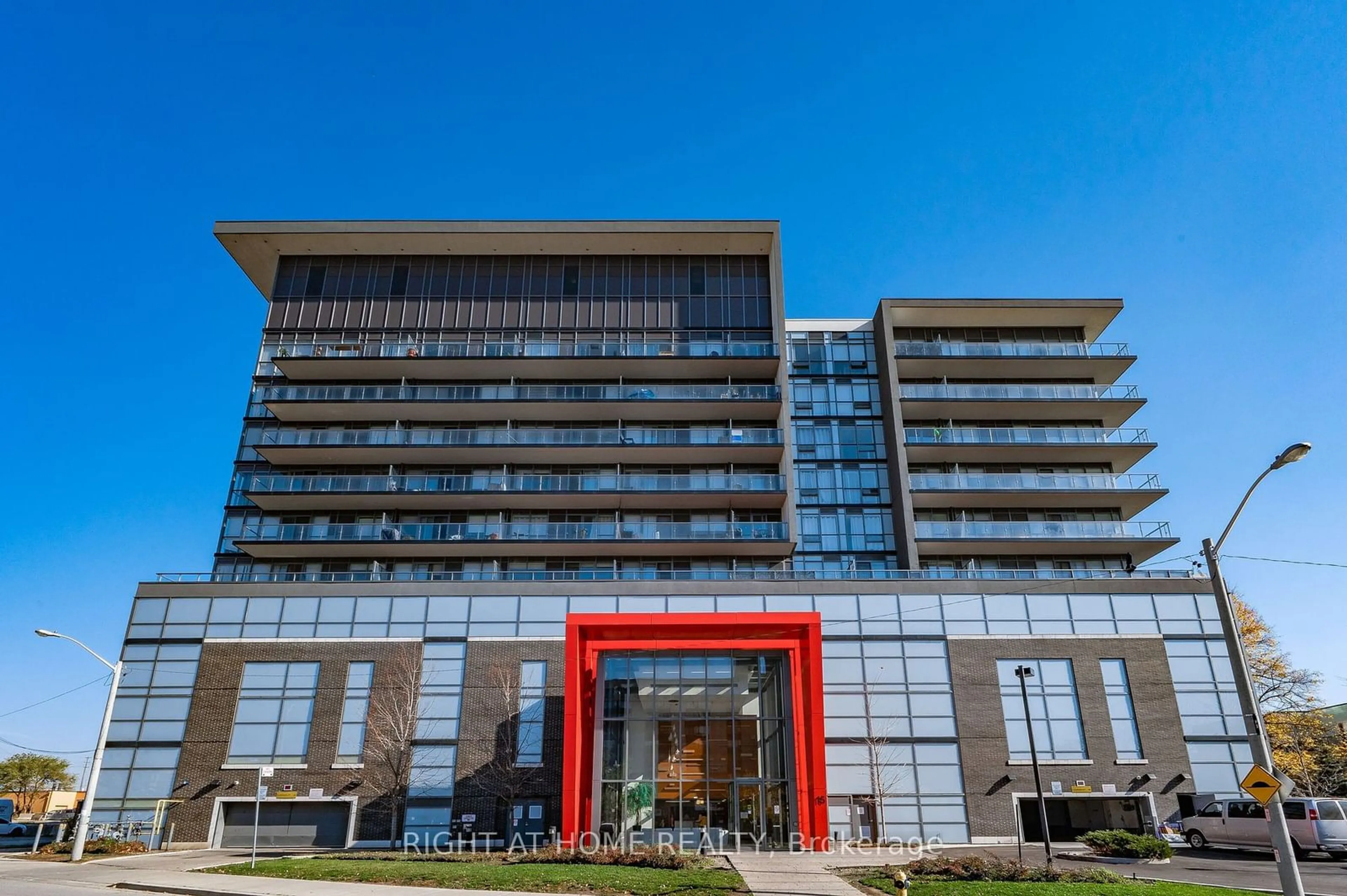 Indoor foyer for 15 James Finlay Way #917, Toronto Ontario M3M 0B3