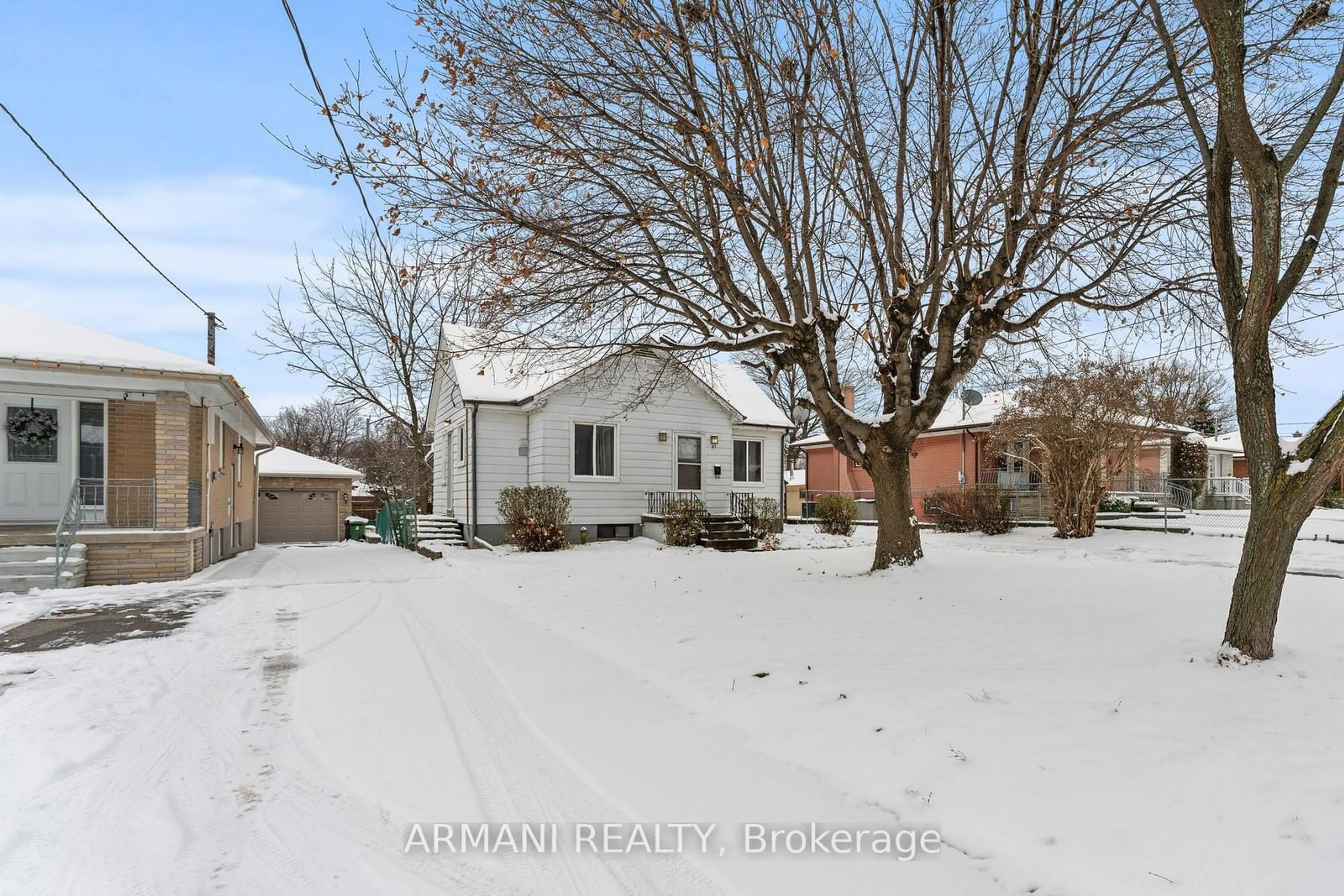 A pic from outside/outdoor area/front of a property/back of a property/a pic from drone, street for 93 Wallasey Ave, Toronto Ontario M9M 1E3