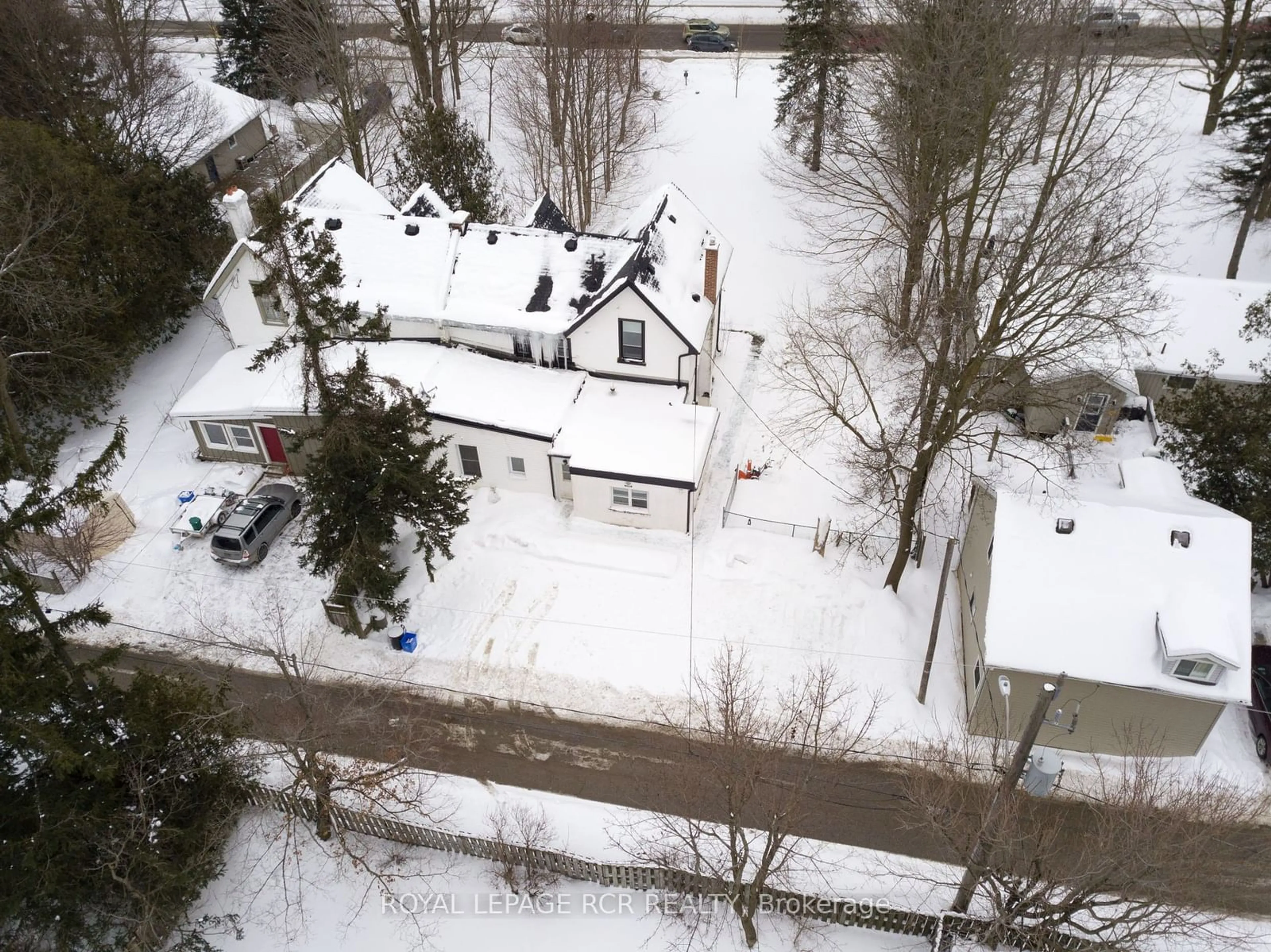 A pic from outside/outdoor area/front of a property/back of a property/a pic from drone, street for 9 Second Ave, Orangeville Ontario L9W 1H4