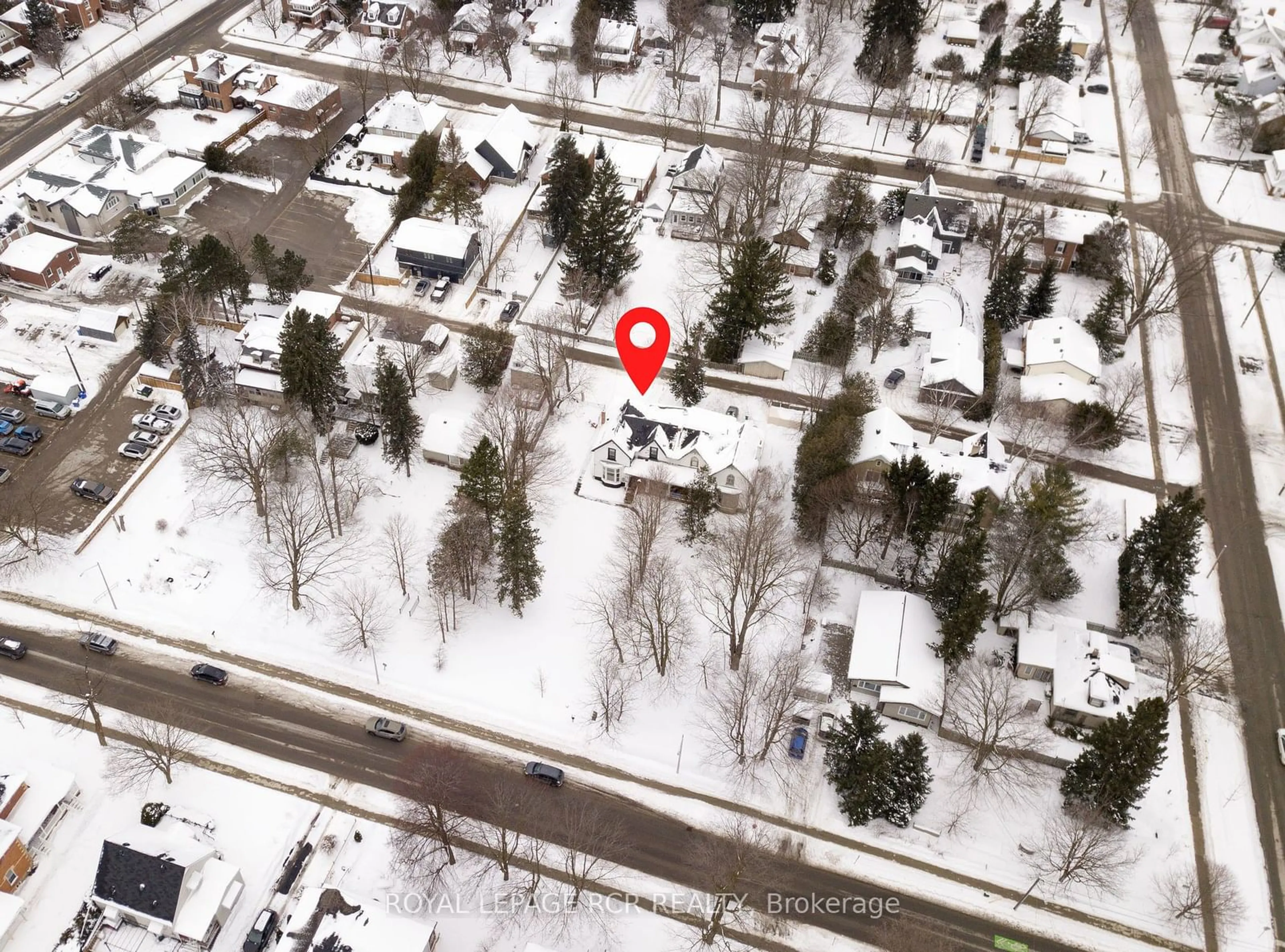 A pic from outside/outdoor area/front of a property/back of a property/a pic from drone, street for 9 Second Ave, Orangeville Ontario L9W 1H4