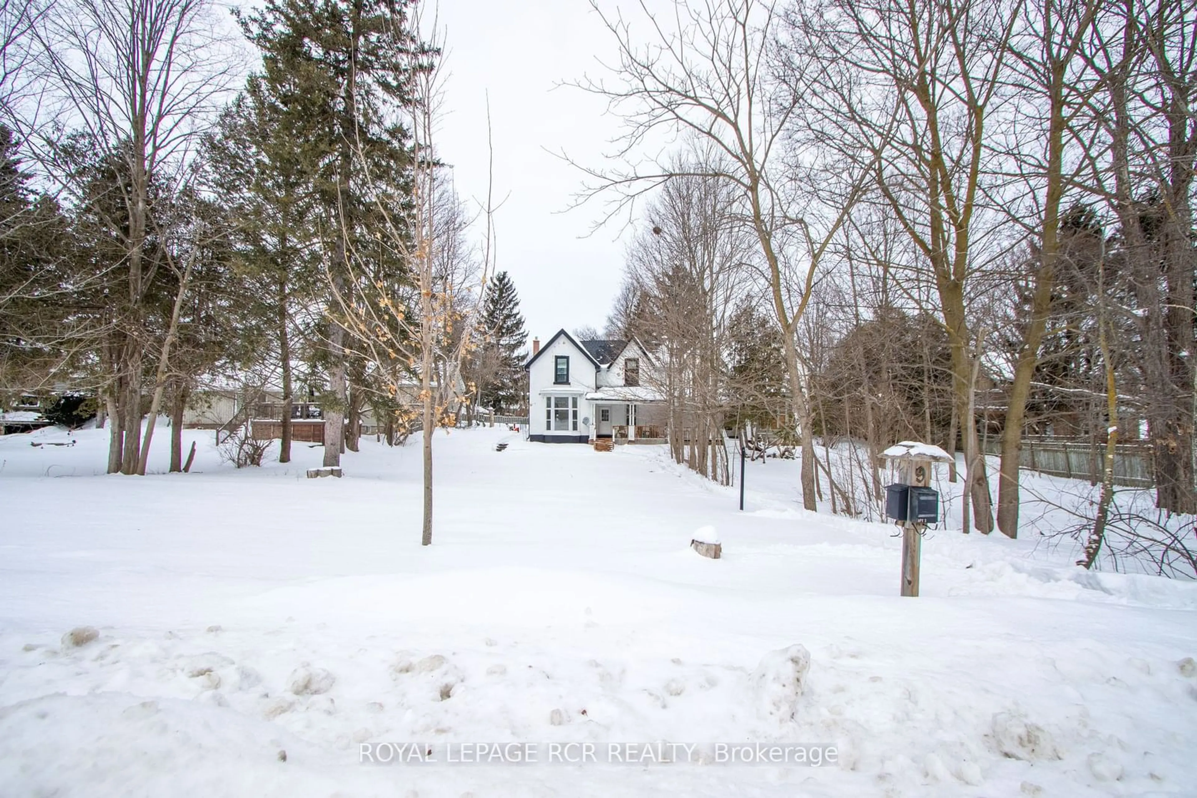 A pic from outside/outdoor area/front of a property/back of a property/a pic from drone, street for 9 Second Ave, Orangeville Ontario L9W 1H4